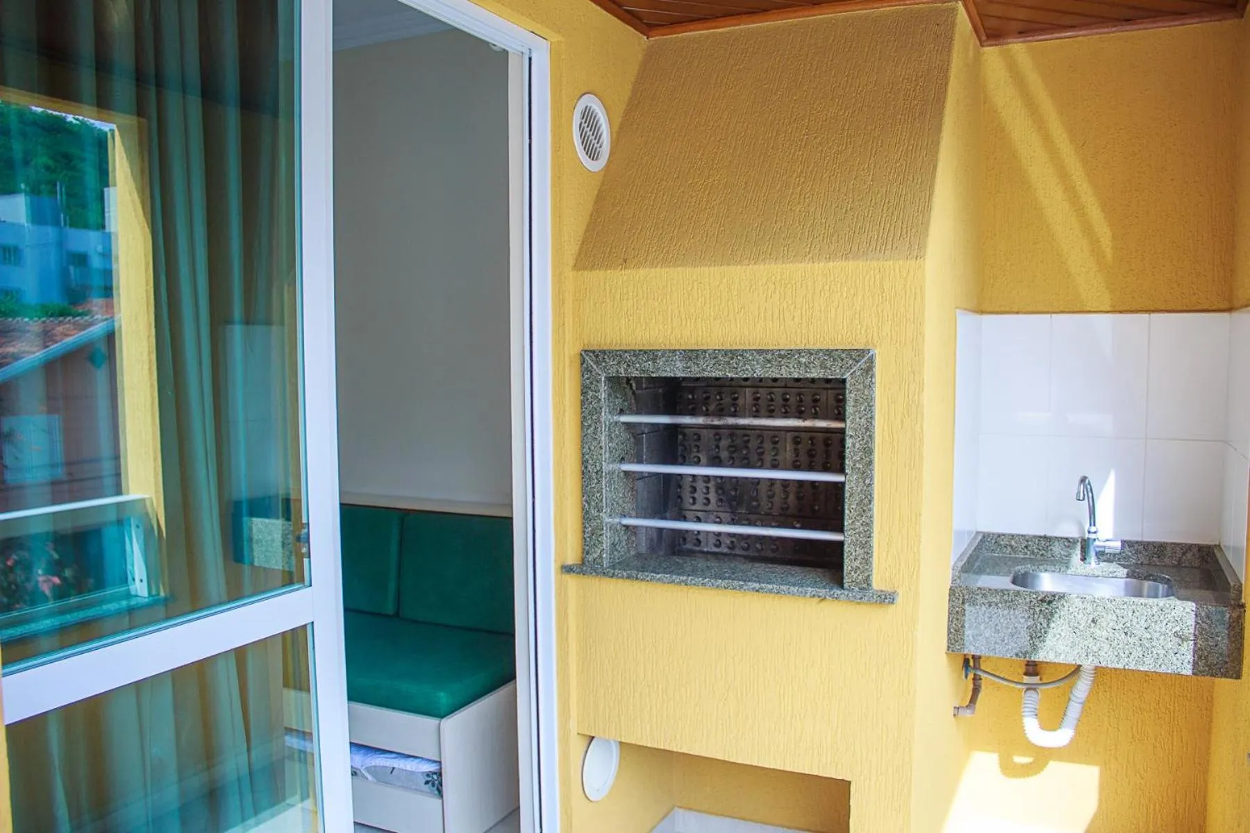 BBQ facilities in Bombinhas Praia Apart Hotel - unidade rua Bem Te Vi