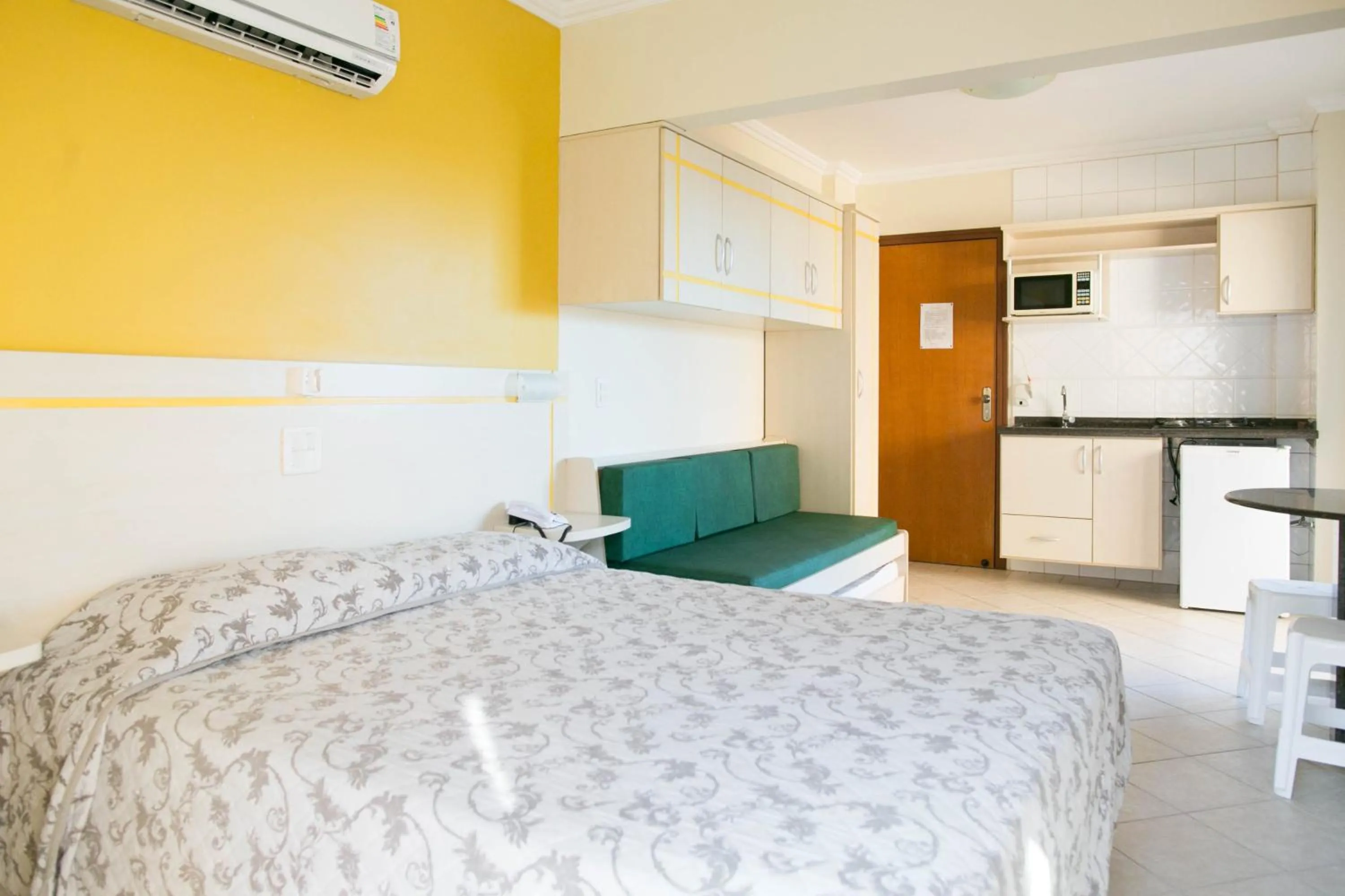 Bed in Bombinhas Praia Apart Hotel - unidade rua Bem Te Vi