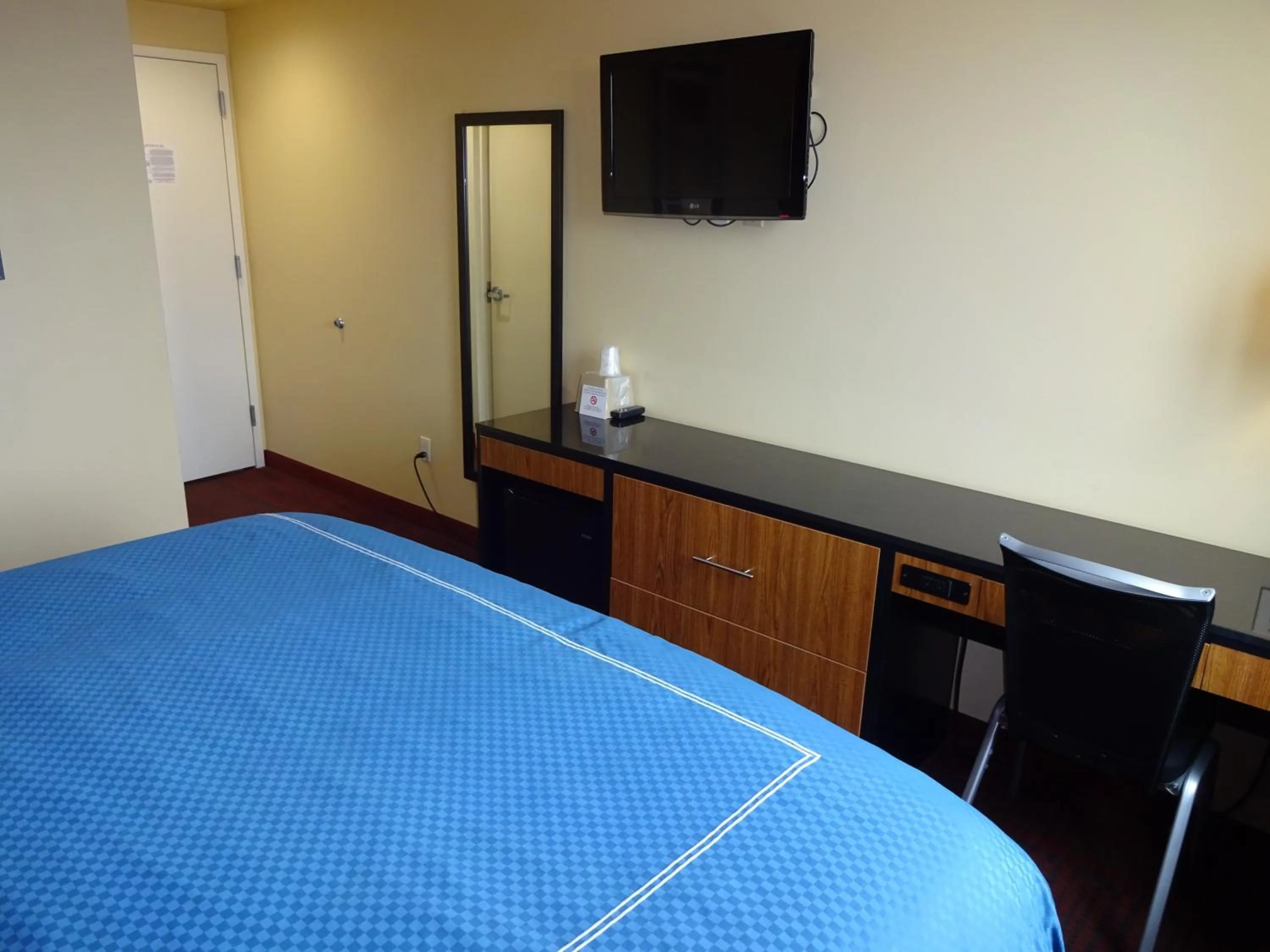 Bedroom, Bed in Hotel Bliss - Brooklyn