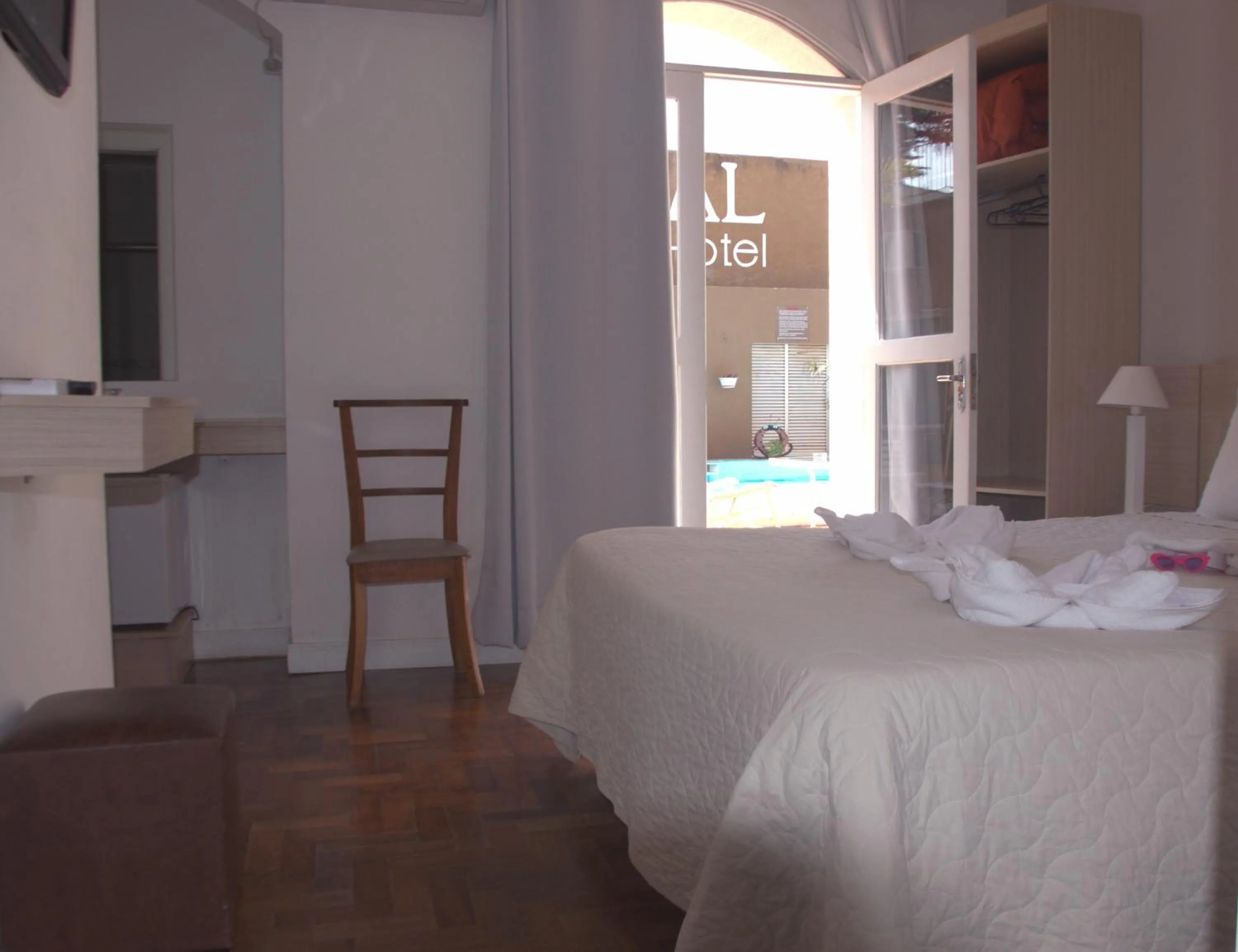 Bed in Crigial Hotel