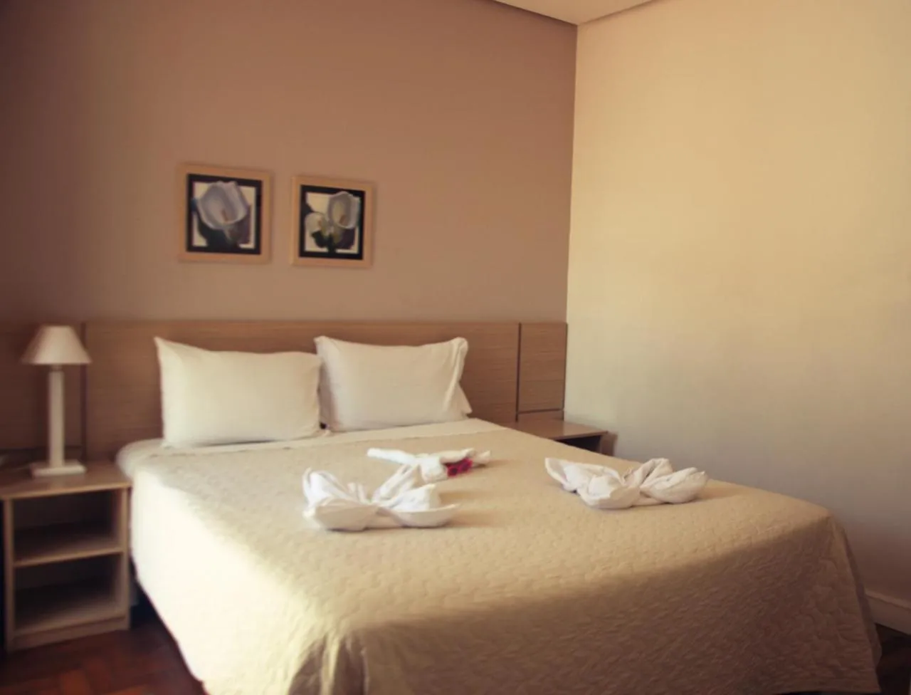 Bedroom, Bed in Crigial Hotel