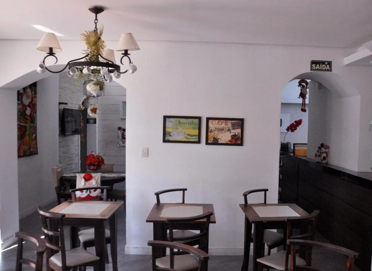 Restaurant/places to eat in Crigial Hotel