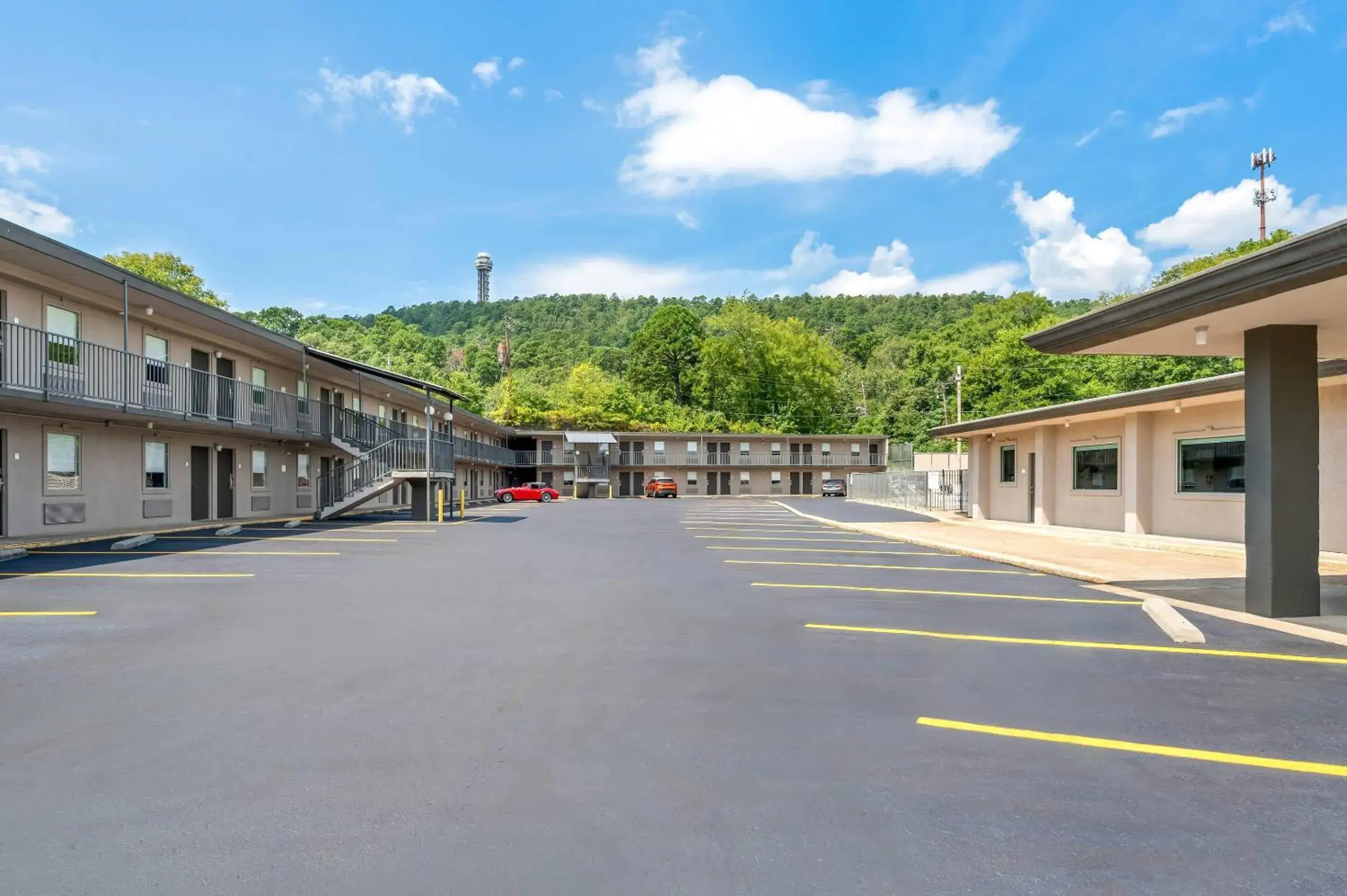 Property building in Rodeway Inn Hot Springs National Park Area Property building in Rodeway Inn Hot Springs National Park Area