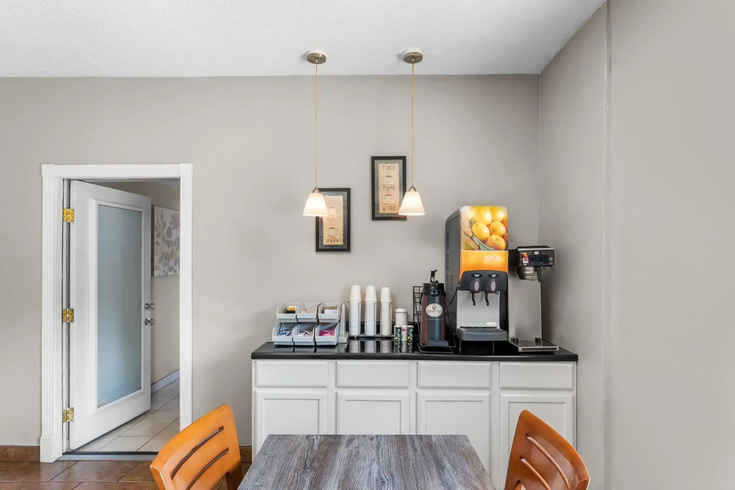 Breakfast in Rodeway Inn Hot Springs National Park Area Breakfast in Rodeway Inn Hot Springs National Park Area