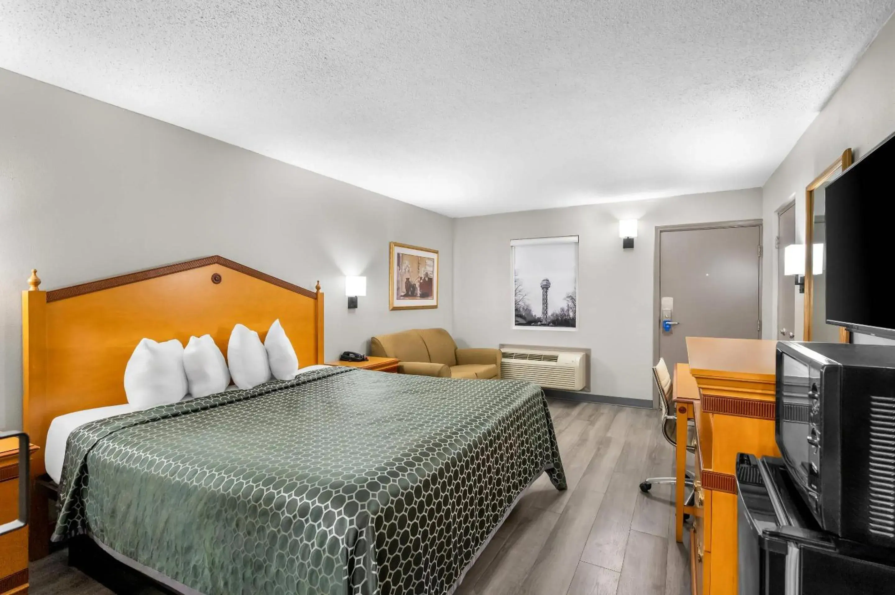 Bedroom, Bed in Rodeway Inn Hot Springs National Park Area Bedroom, Bed in Rodeway Inn Hot Springs National Park Area