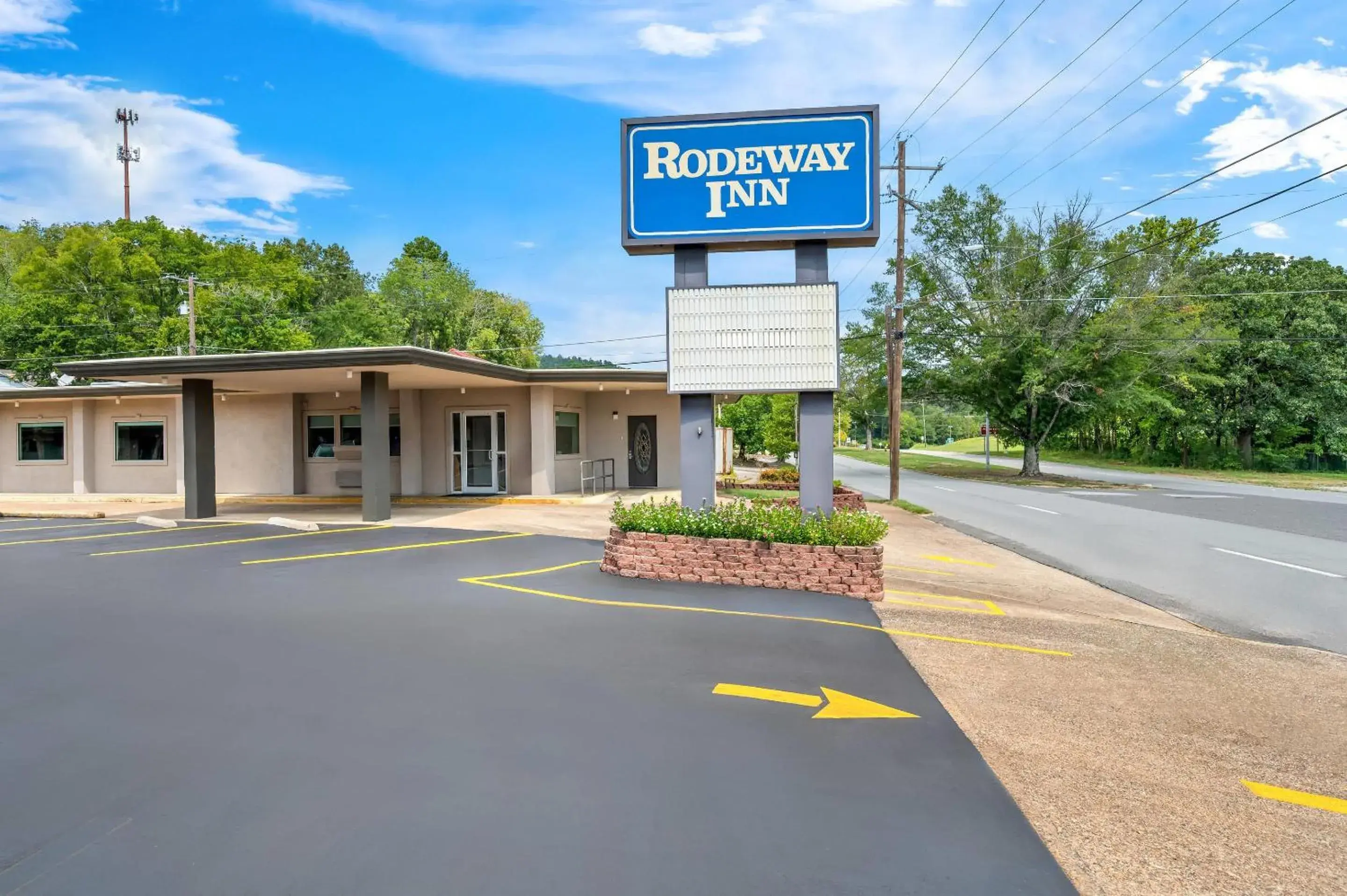 Property building in Rodeway Inn Hot Springs National Park Area Property building in Rodeway Inn Hot Springs National Park Area