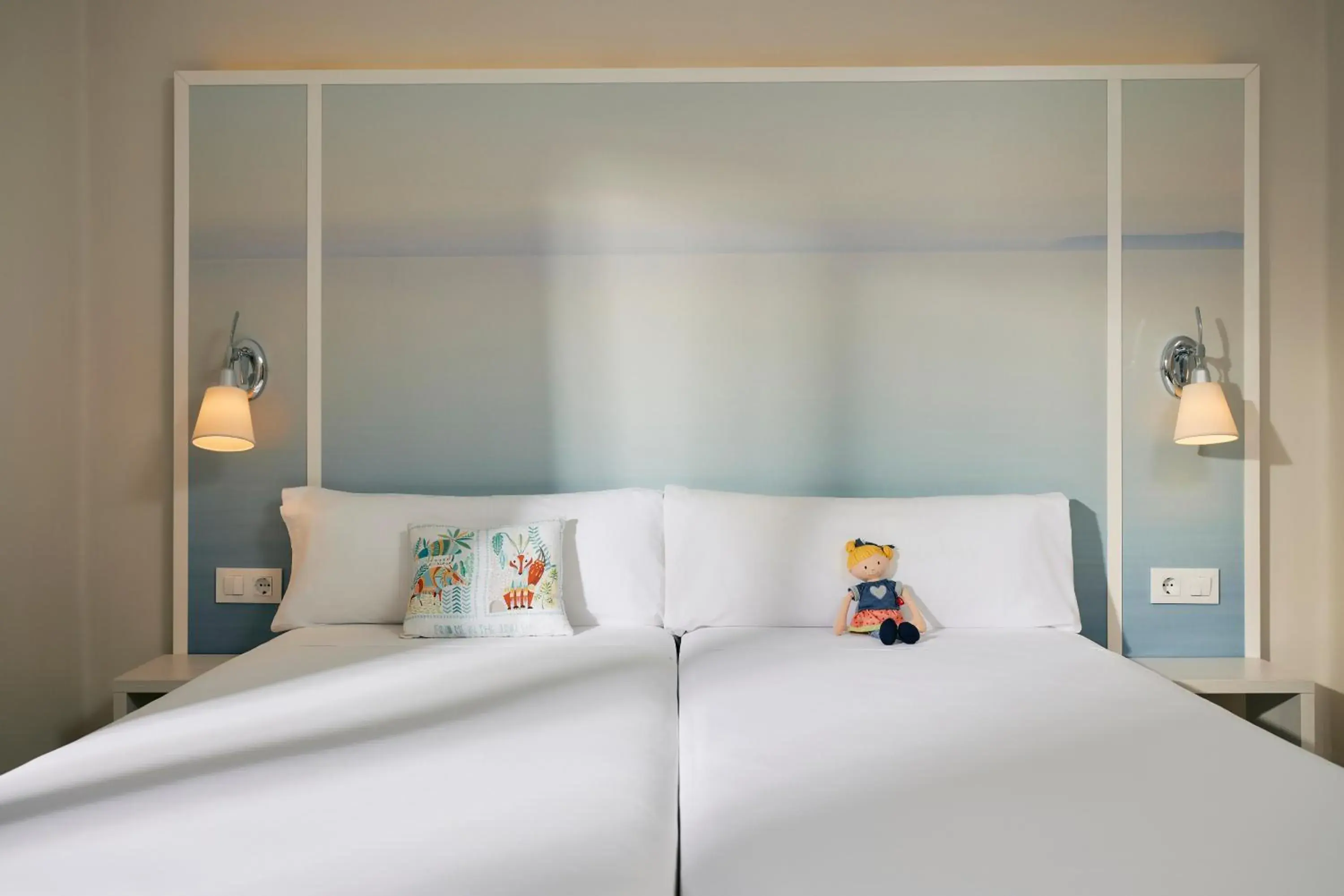 Bed in Grupotel Flamingo Beach Bed in Grupotel Flamingo Beach