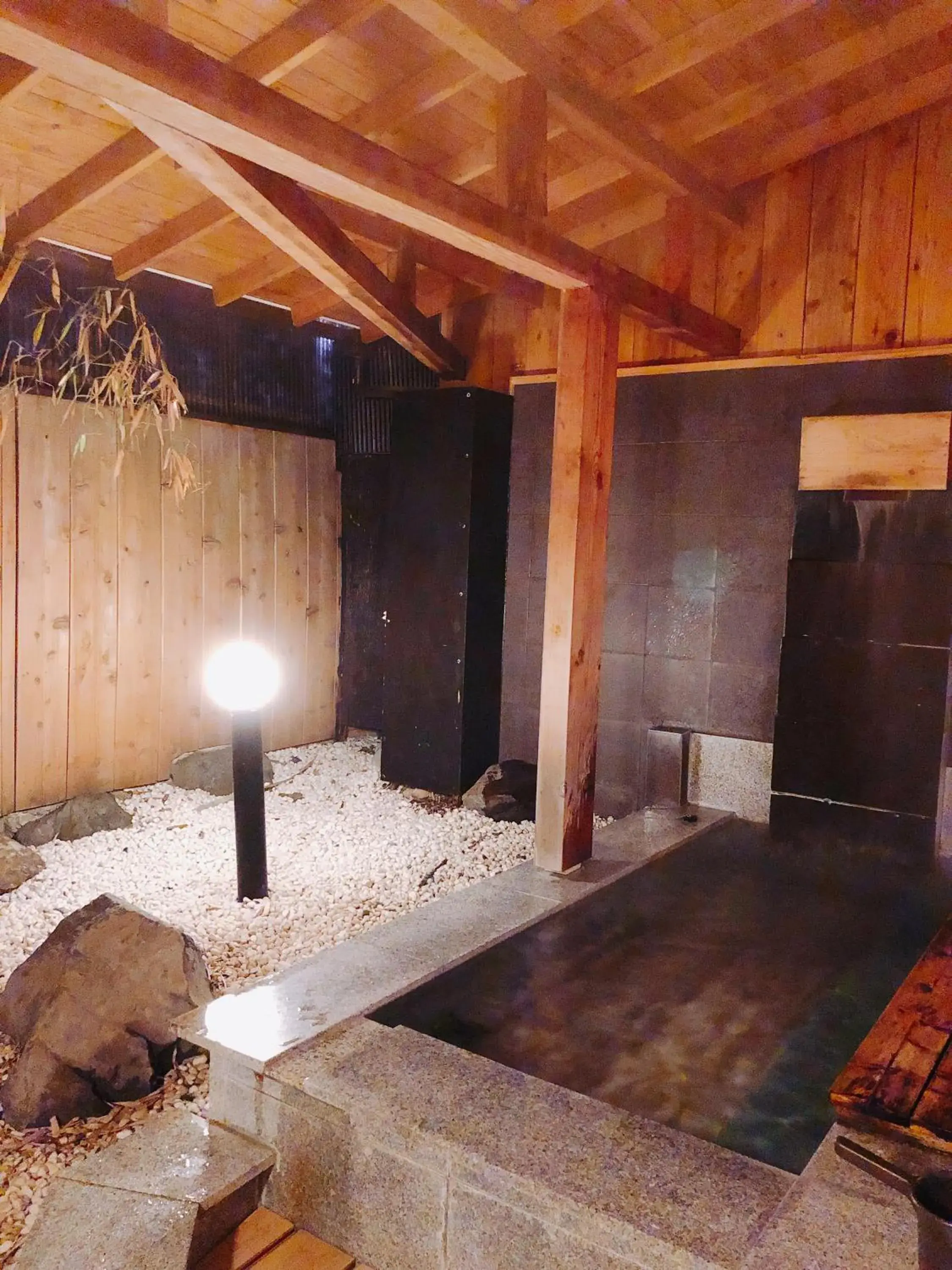 Open Air Bath, Bed in Auberge Mermaid Open Air Bath, Bed in Auberge Mermaid