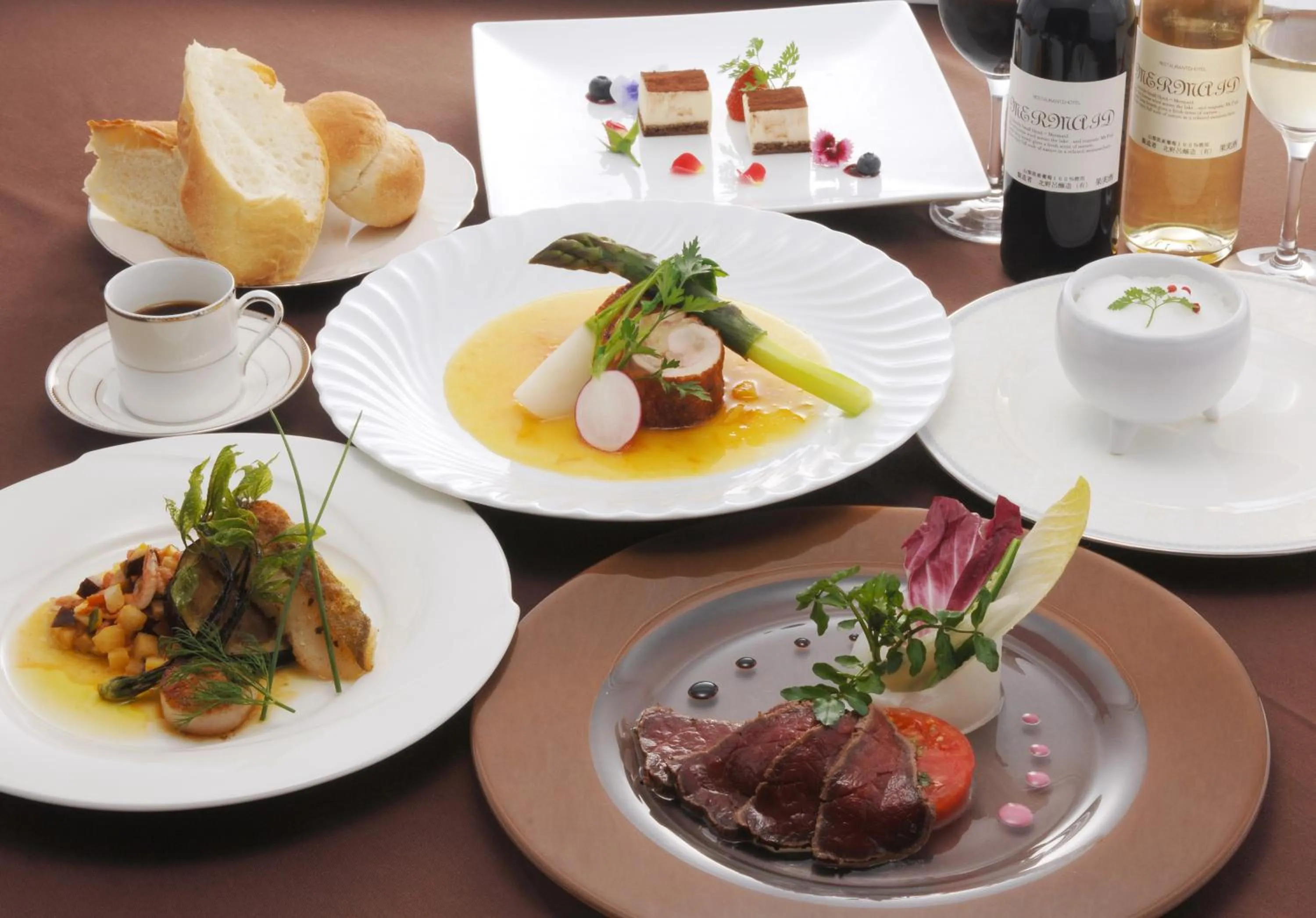 Food in Auberge Mermaid