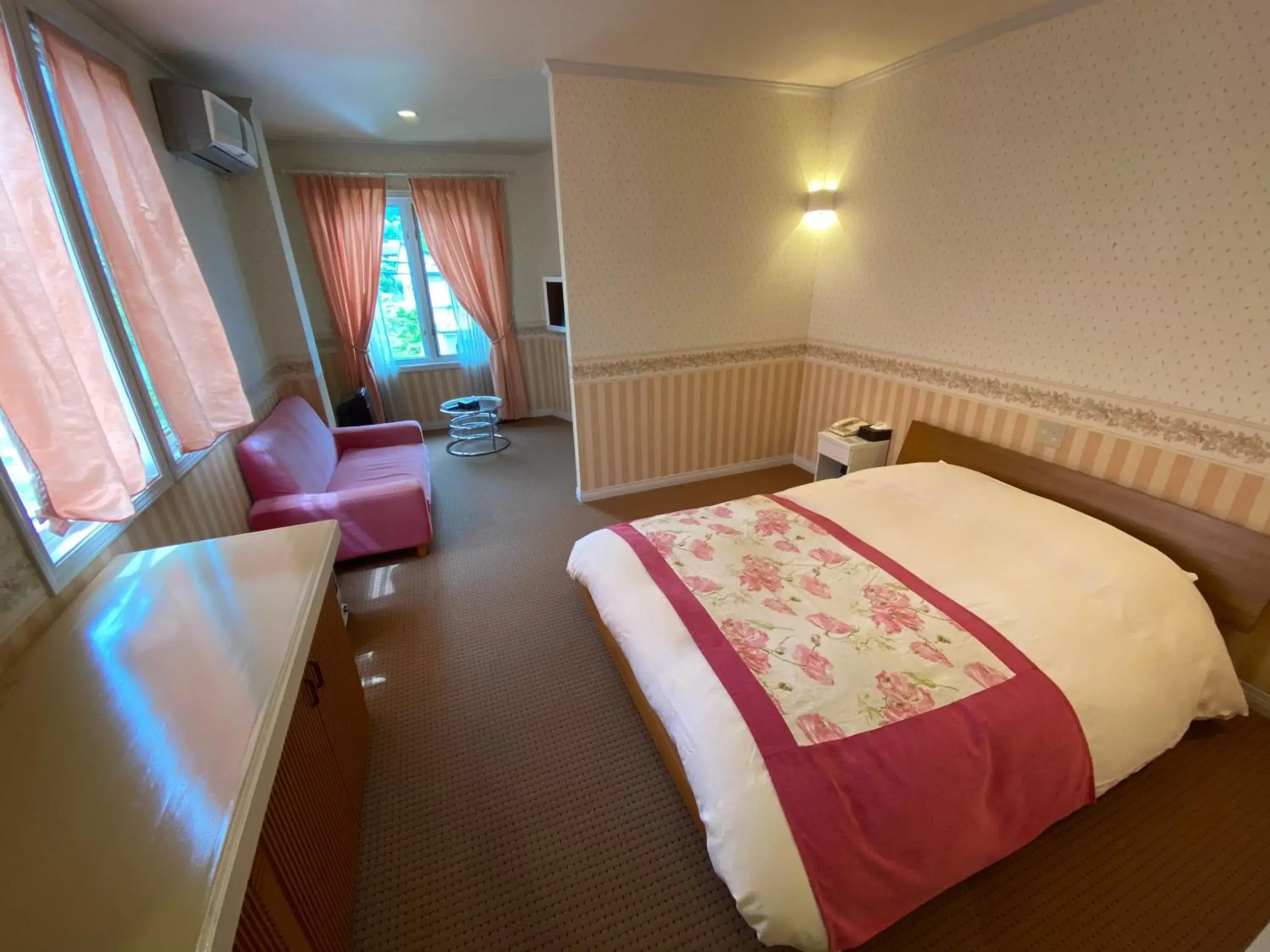 Bed in Auberge Mermaid Bed in Auberge Mermaid