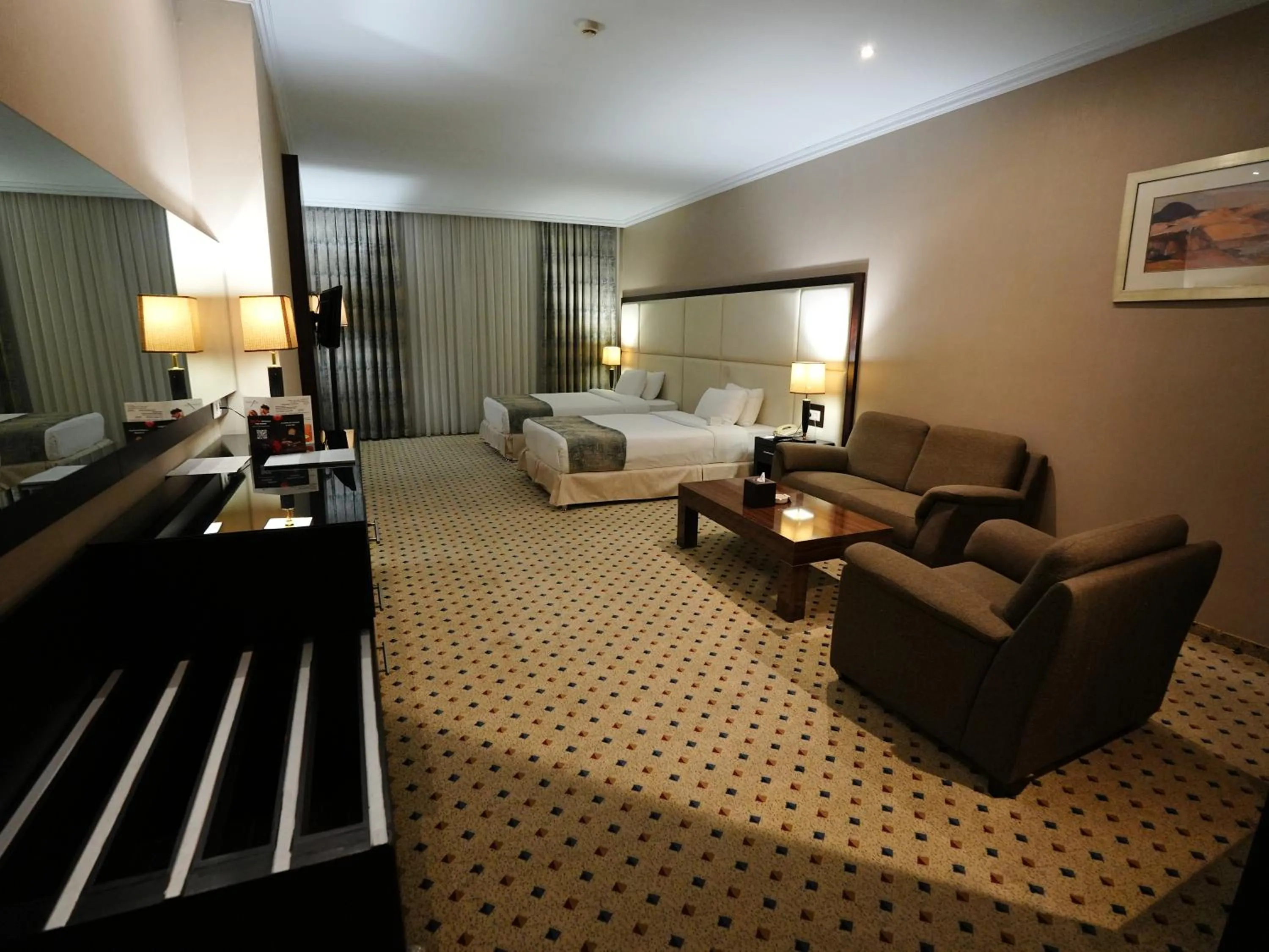 Living room, Bed in Canyon Hotel Erbil