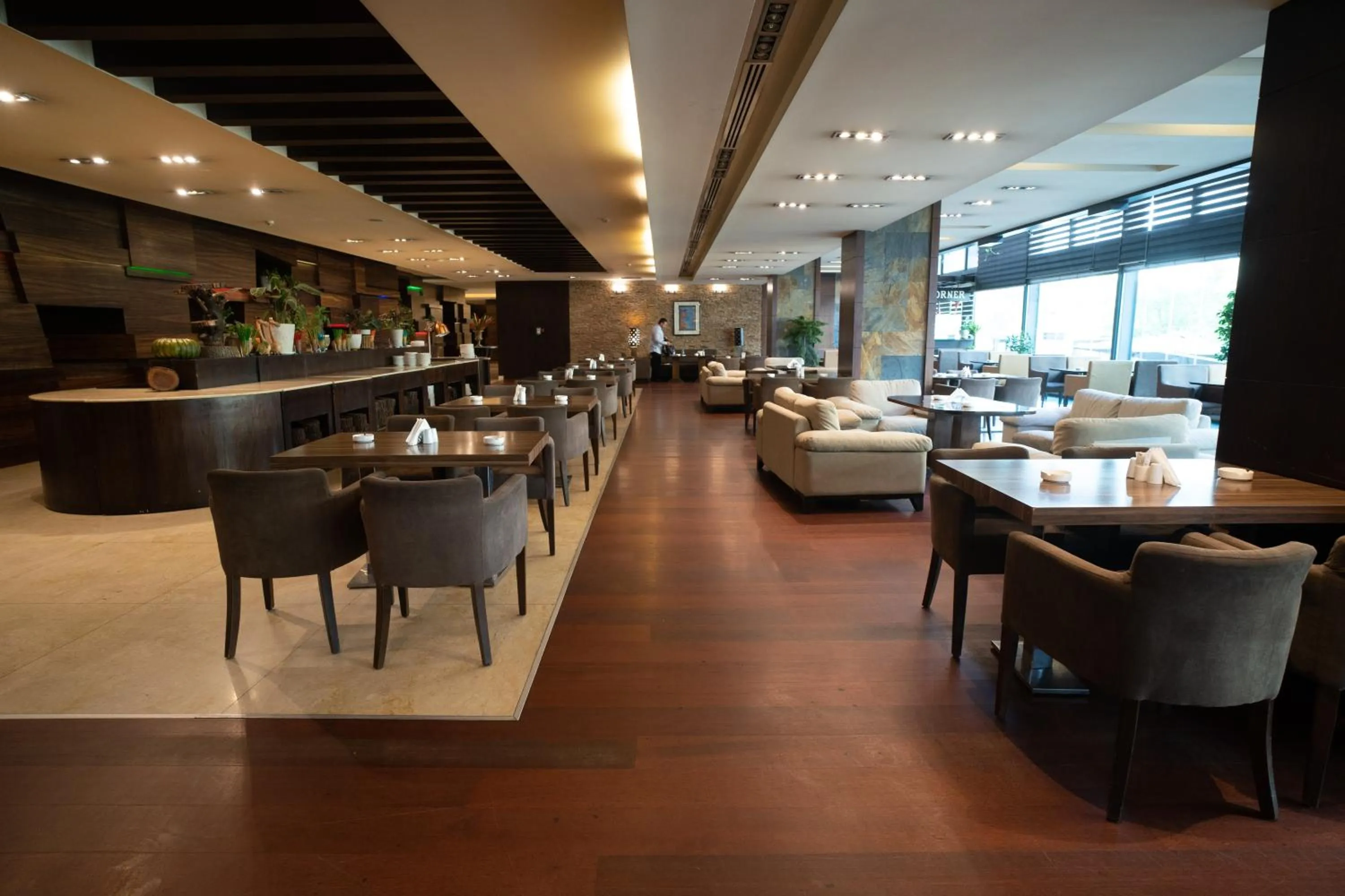 Restaurant/places to eat in Canyon Hotel Erbil