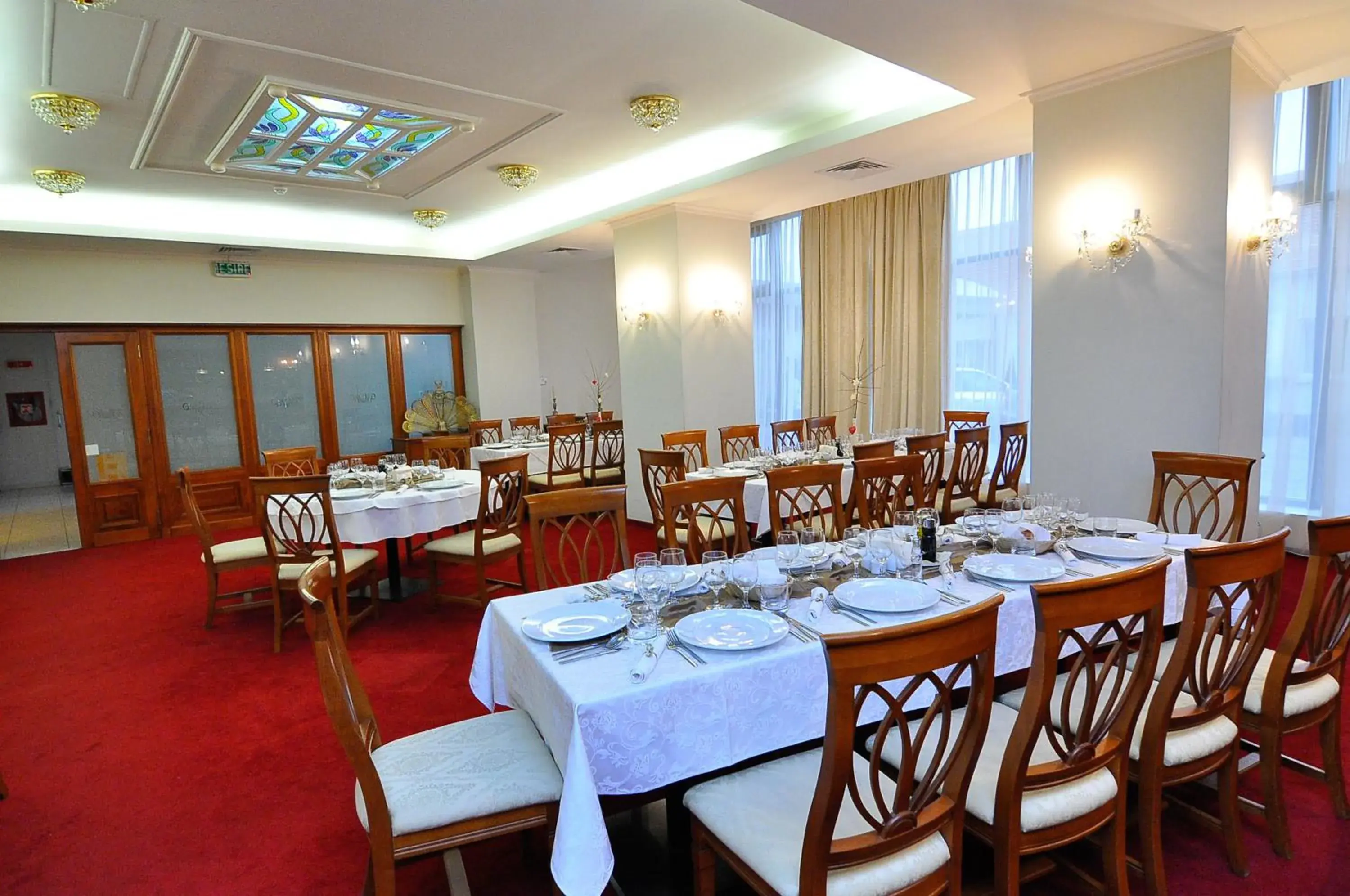 Restaurant/places to eat in Hotel Maxim Restaurant/places to eat in Hotel Maxim