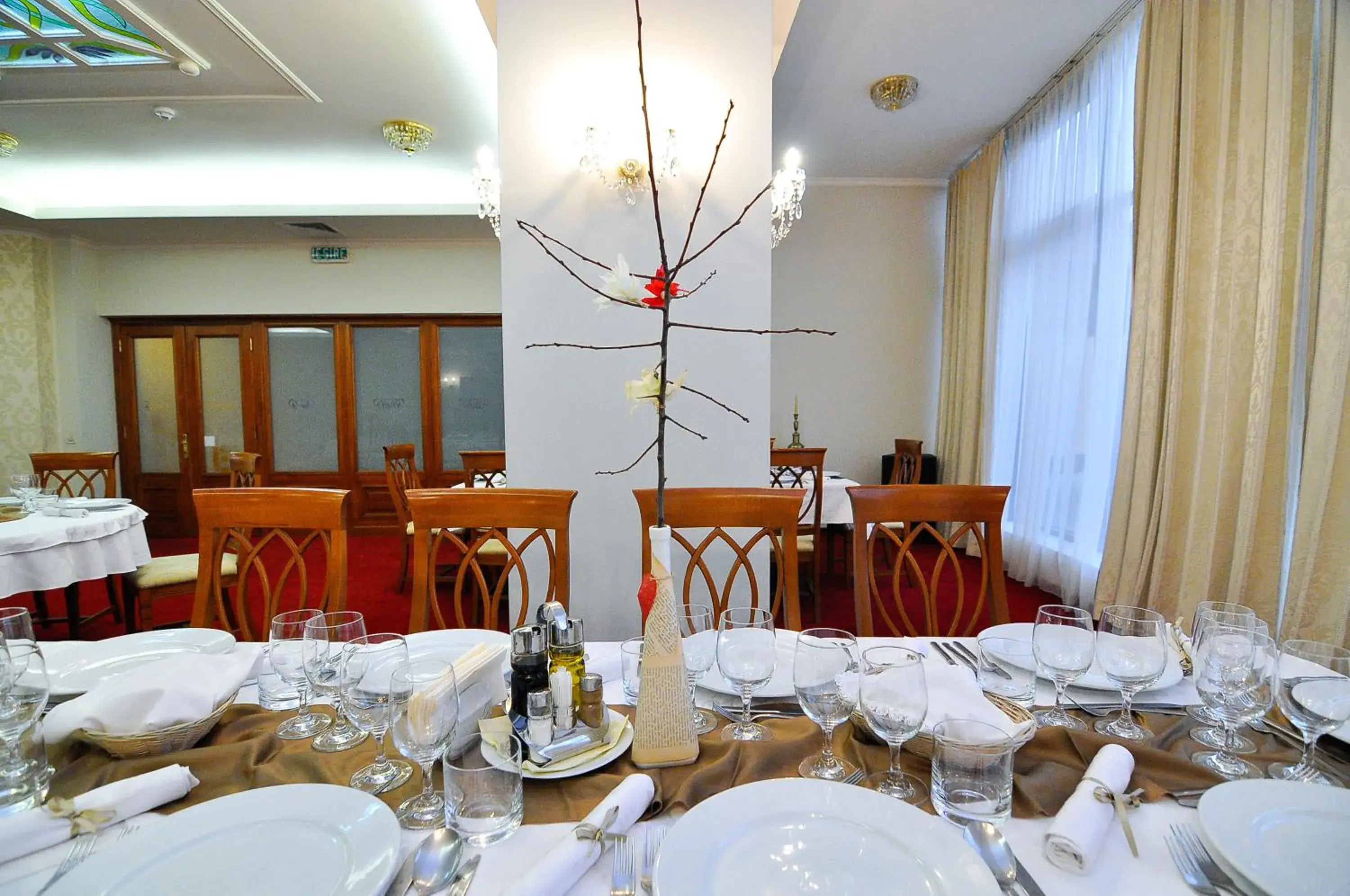 Restaurant/places to eat in Hotel Maxim Restaurant/places to eat in Hotel Maxim