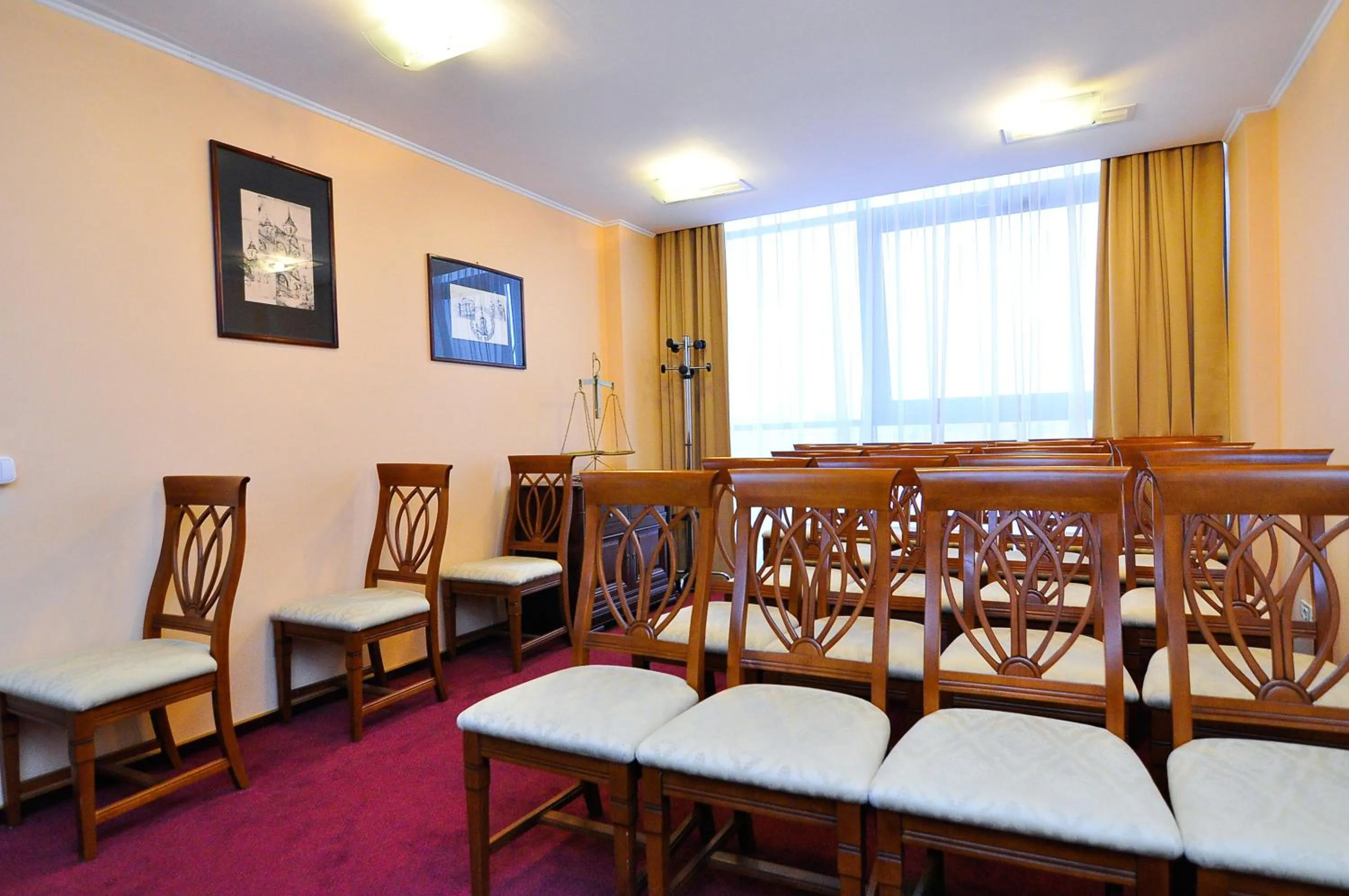 Business facilities in Hotel Maxim