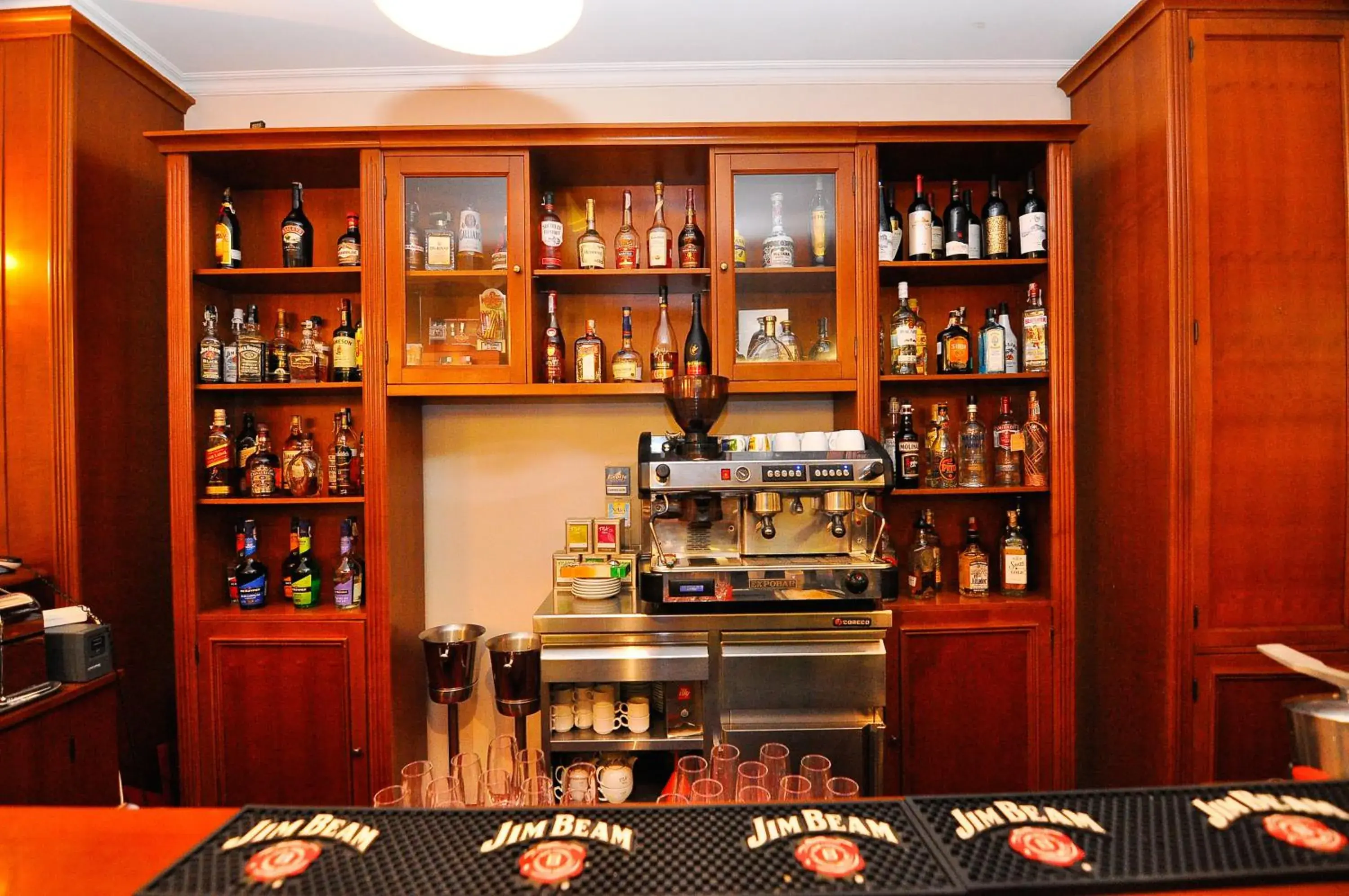 Restaurant/places to eat in Hotel Maxim Restaurant/places to eat in Hotel Maxim