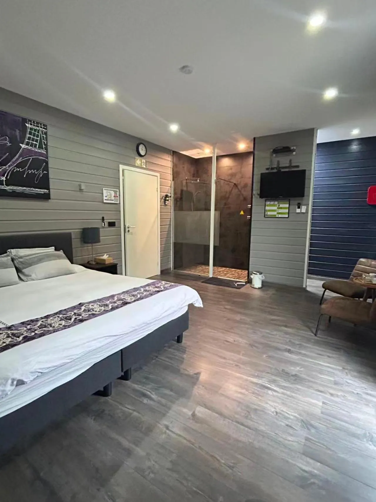 Bed in Kuai Guestroom Brugge