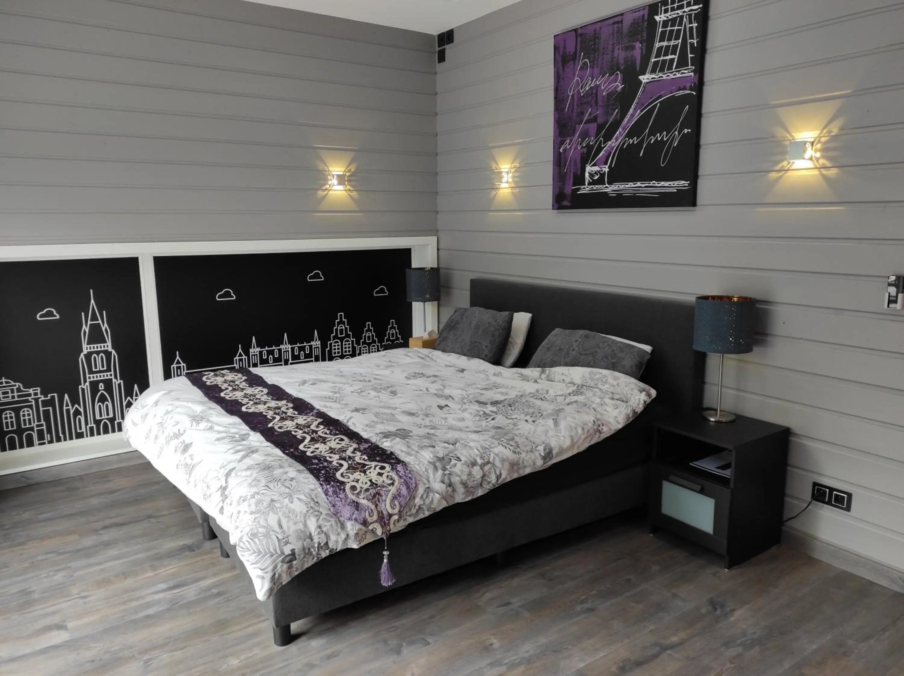 Bed in Kuai Guestroom Brugge