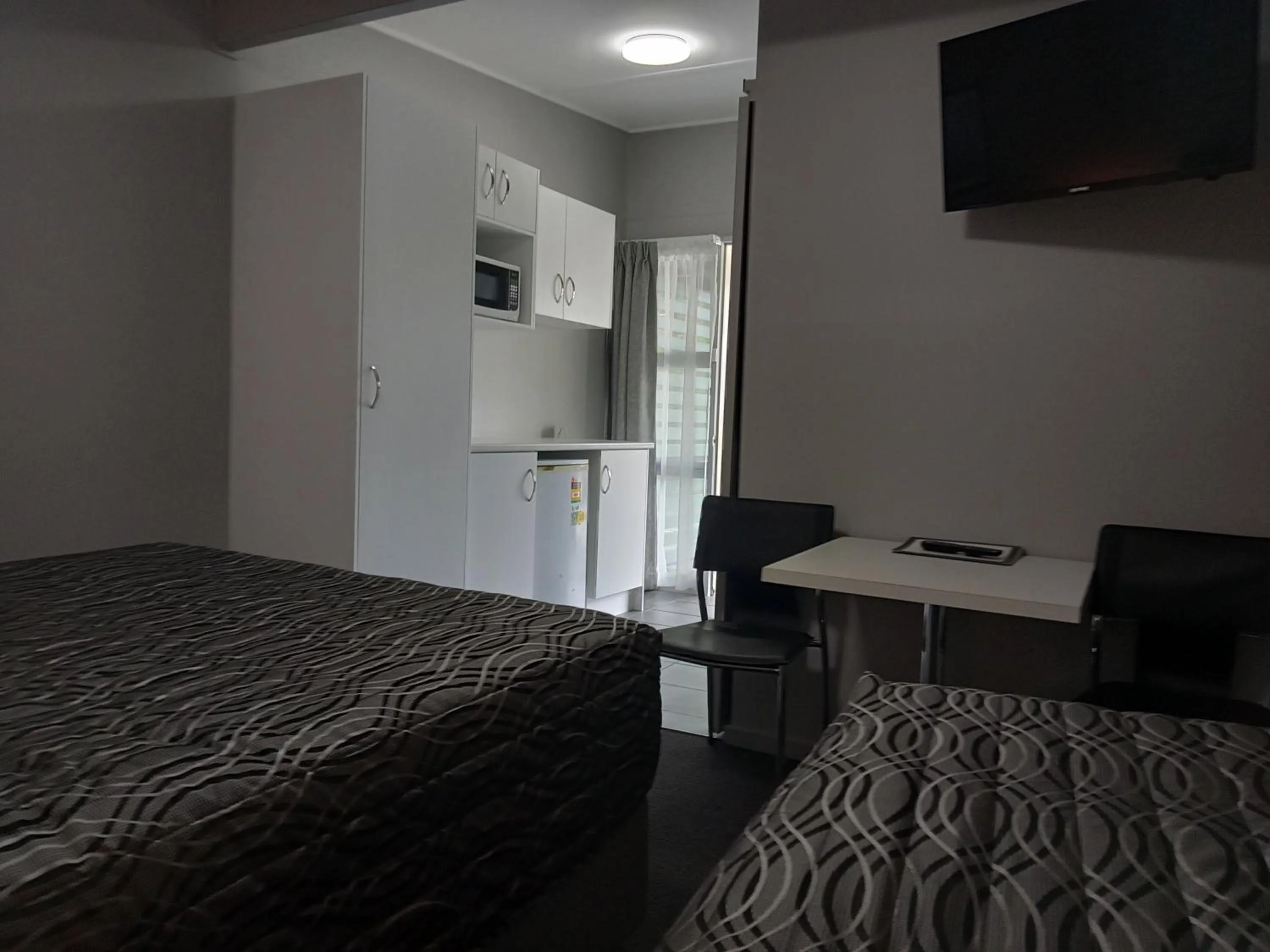 Bedroom, Bed in Solomon Inn Motel Figtree