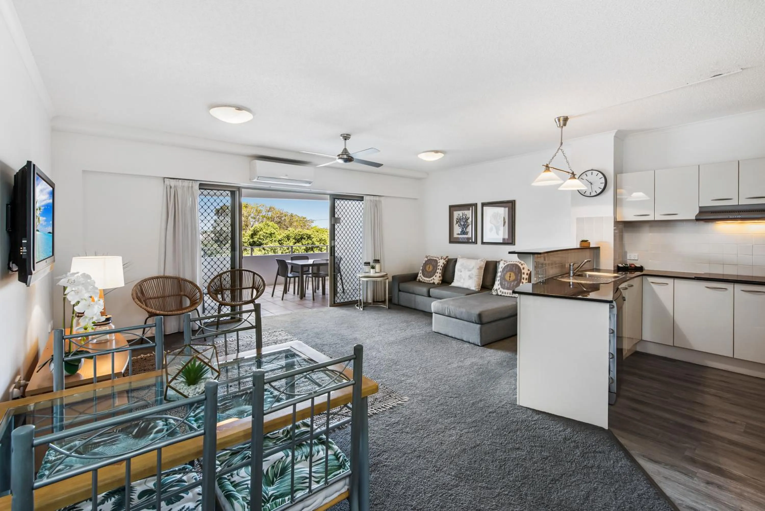 TV and multimedia in Rovera Apartments