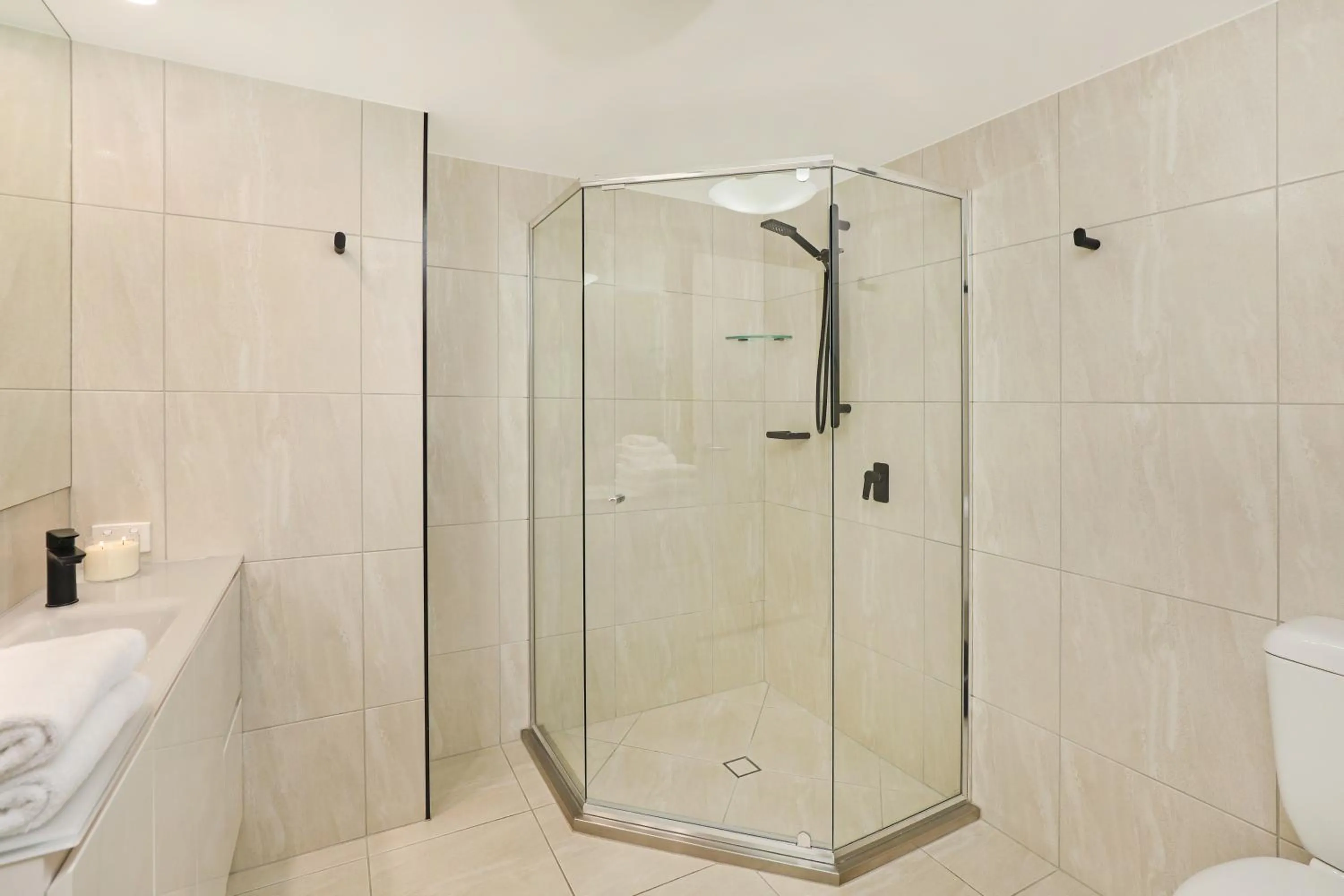 Shower in Rovera Apartments