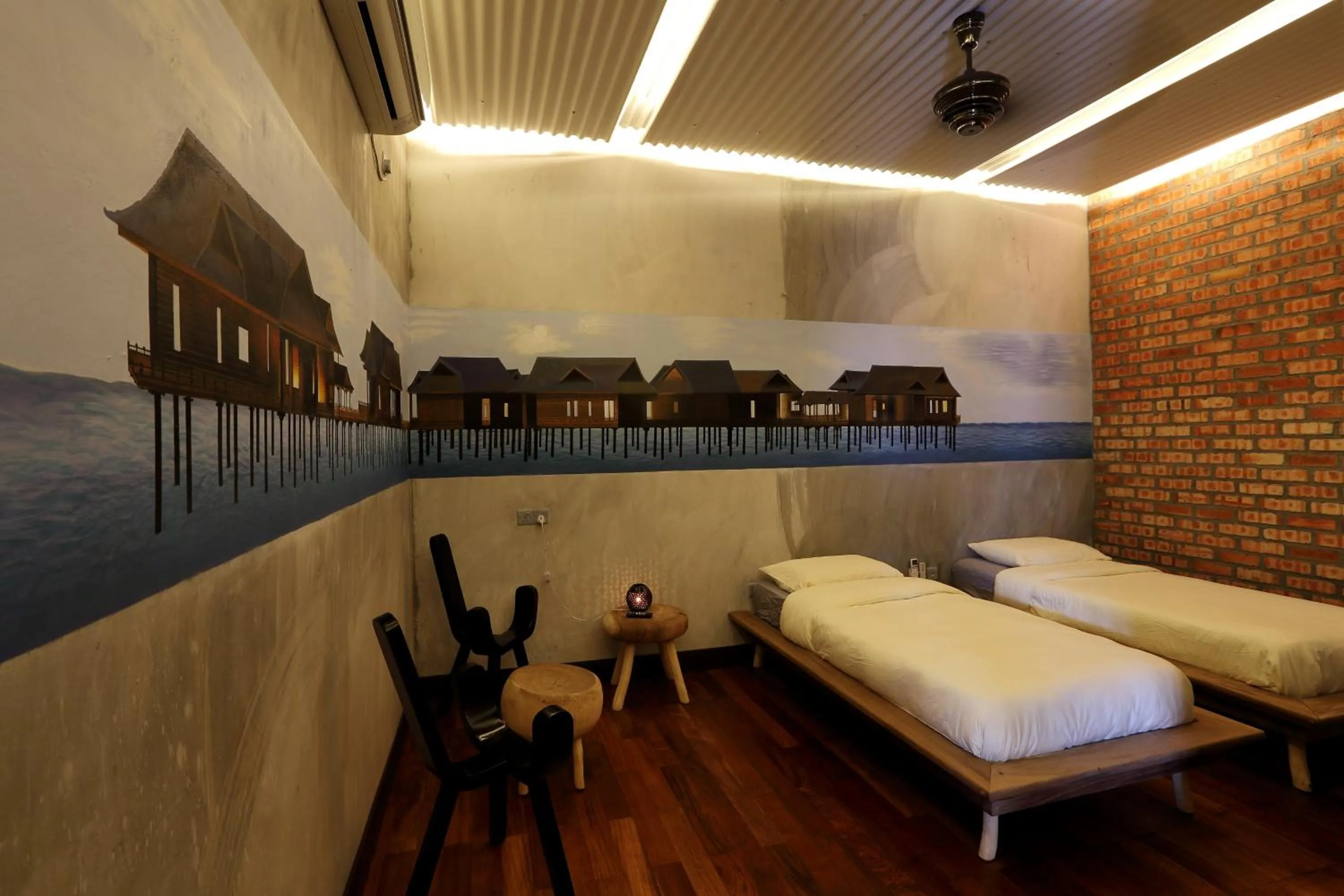 Bed in The Happy 8 Retreat