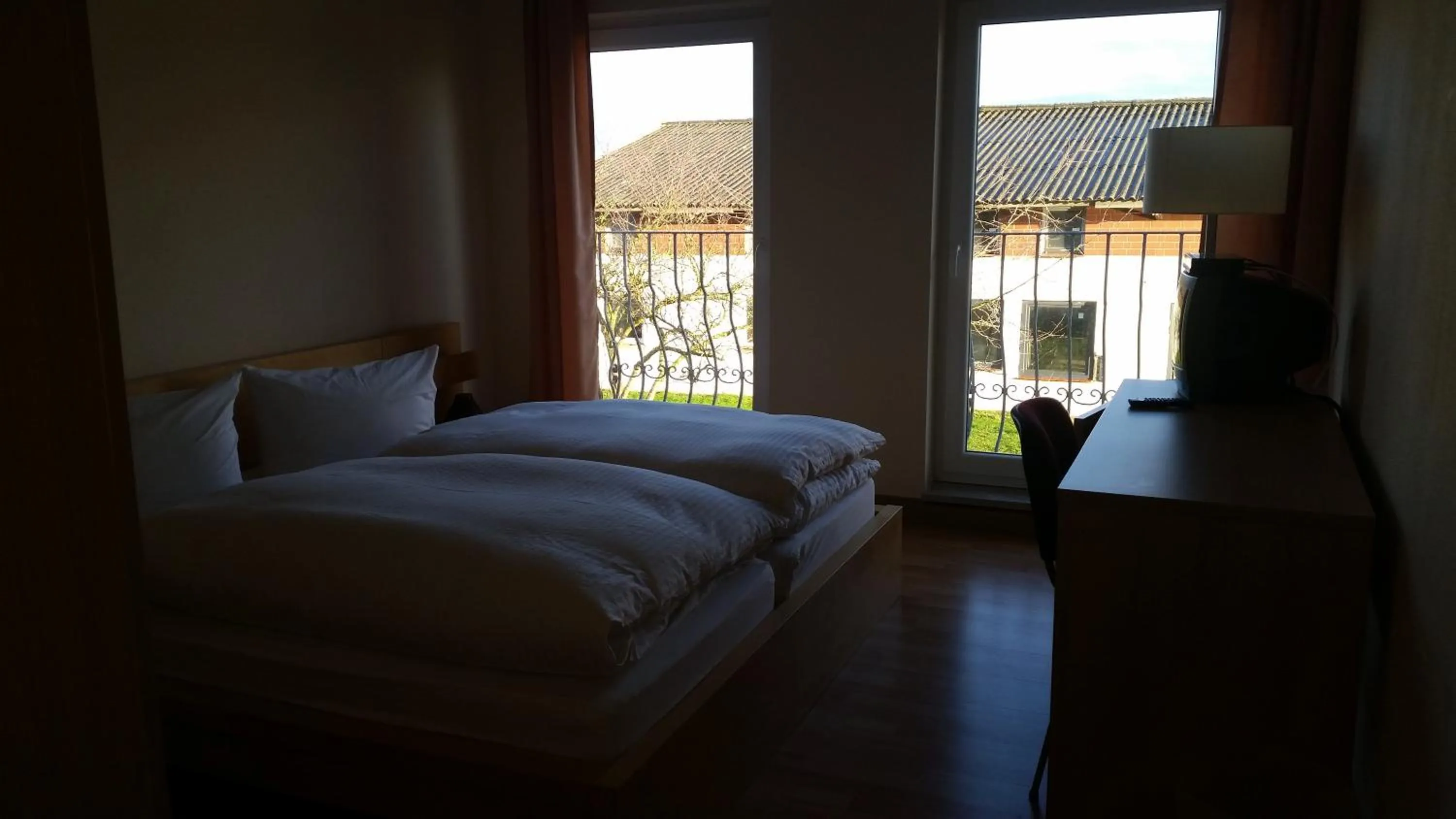 Inner courtyard view, Bed in Landhotel Kreien
