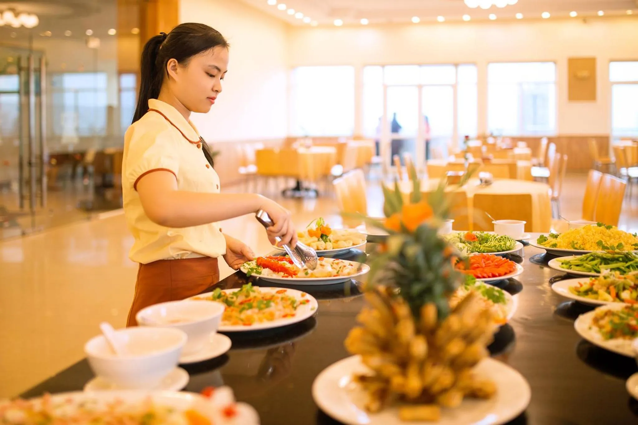 Restaurant/places to eat in Golden Sea Hotel Da Nang
