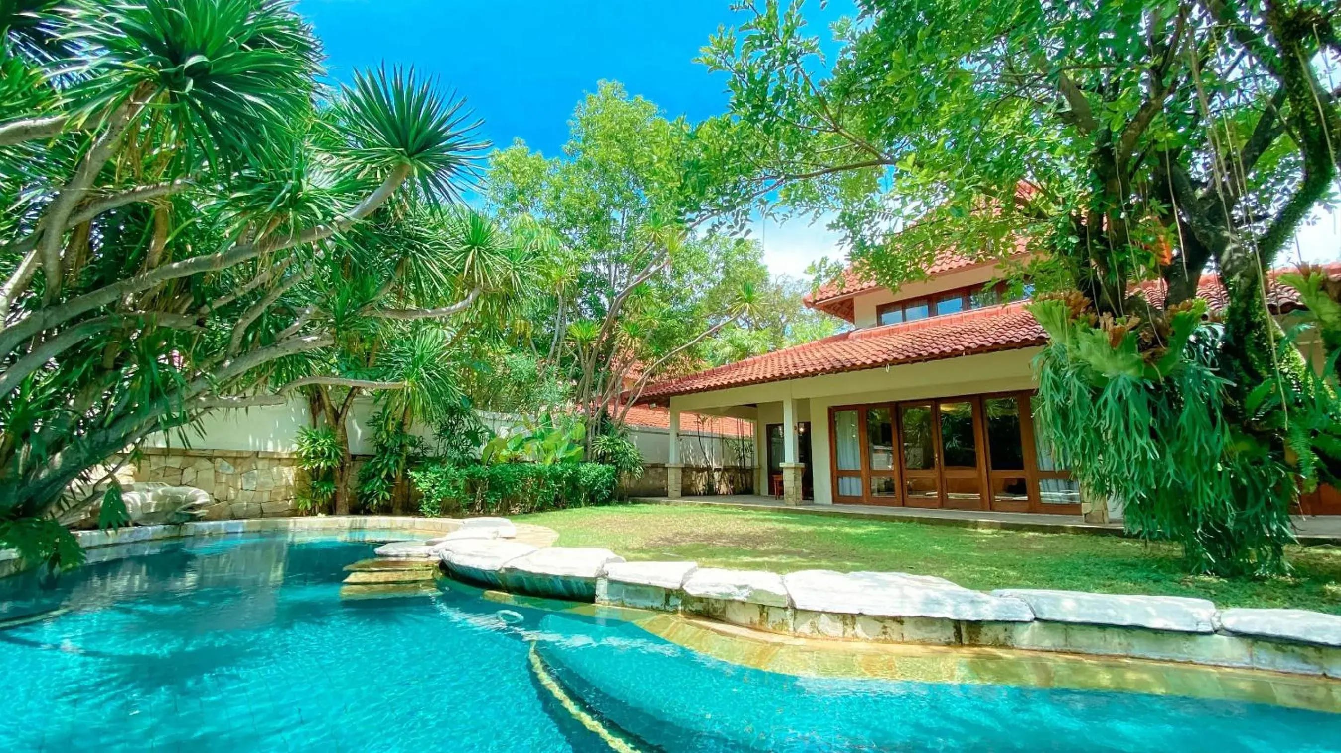 Three-Bedroom Bungalow in Lorin Solo Hotel Three-Bedroom Bungalow in Lorin Solo Hotel