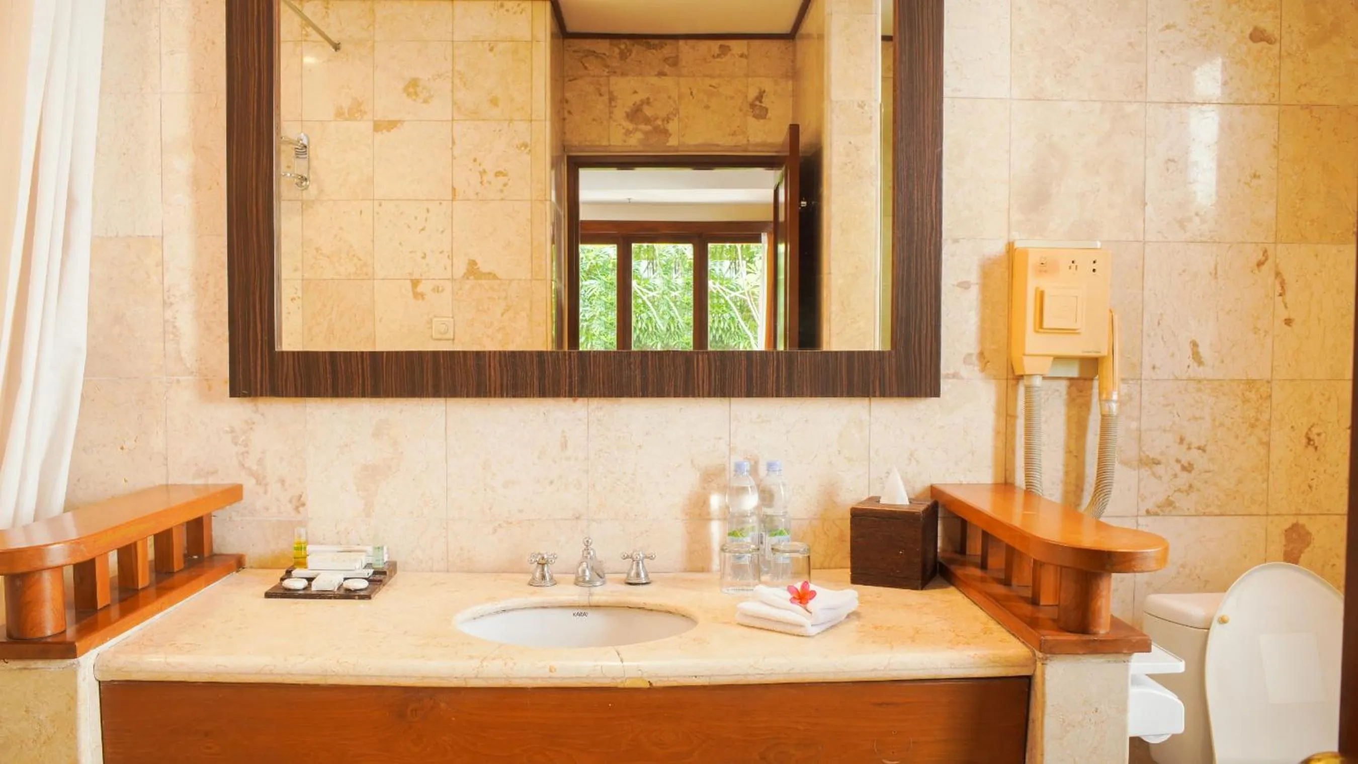 Bathroom in Lorin Solo Hotel