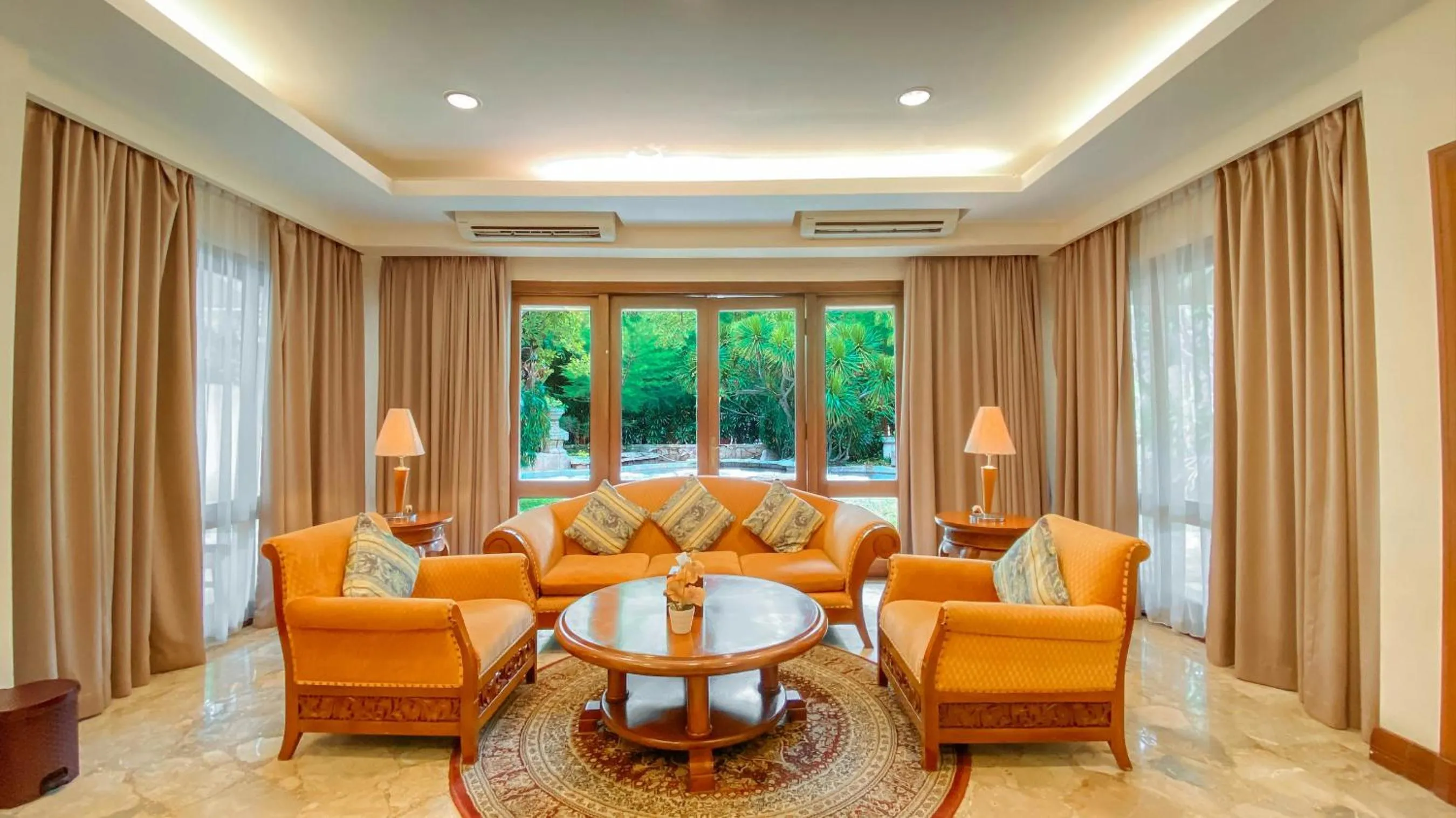 Living room in Lorin Solo Hotel