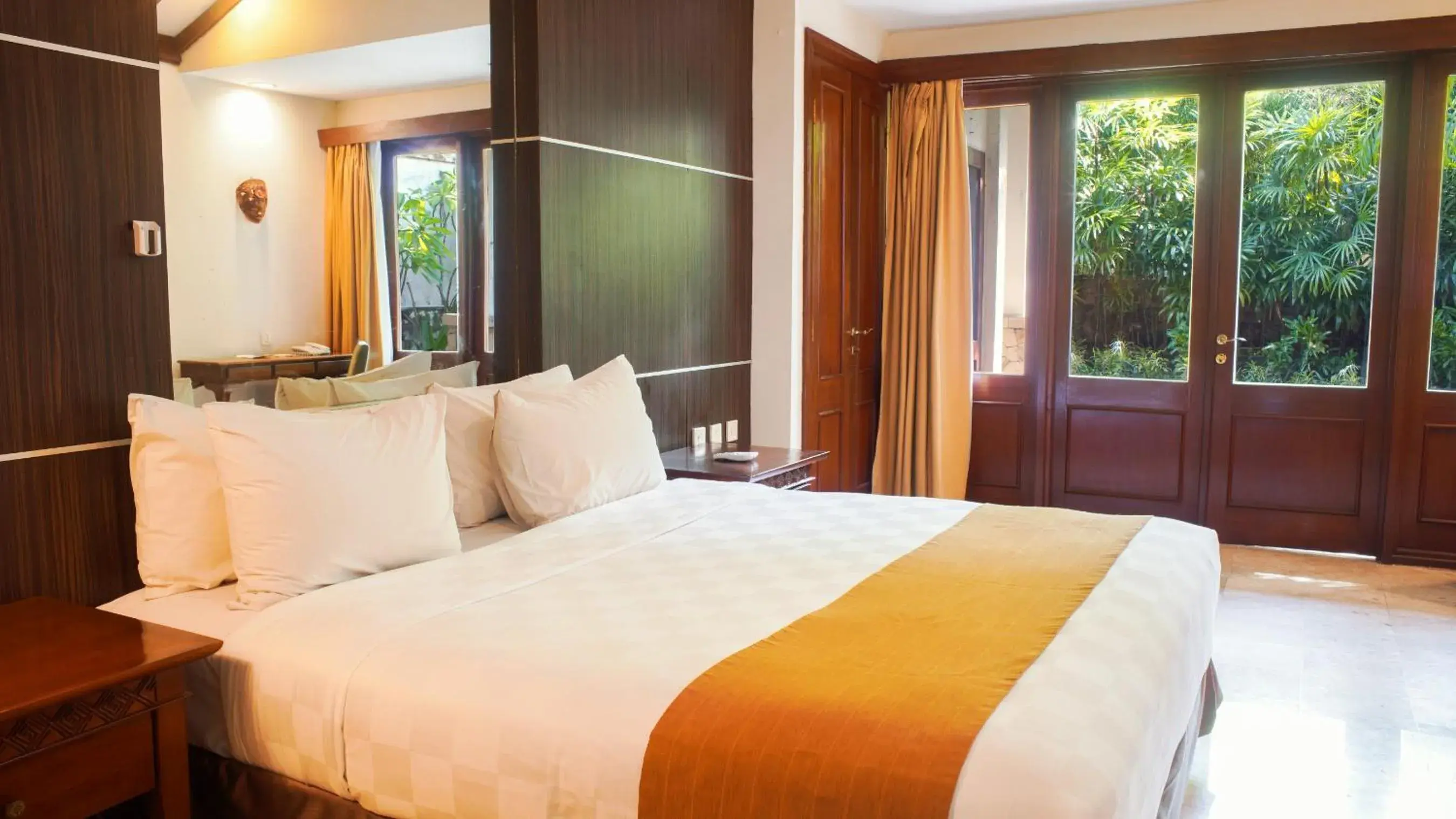 Two-Bedroom Bungalow in Lorin Solo Hotel Two-Bedroom Bungalow in Lorin Solo Hotel