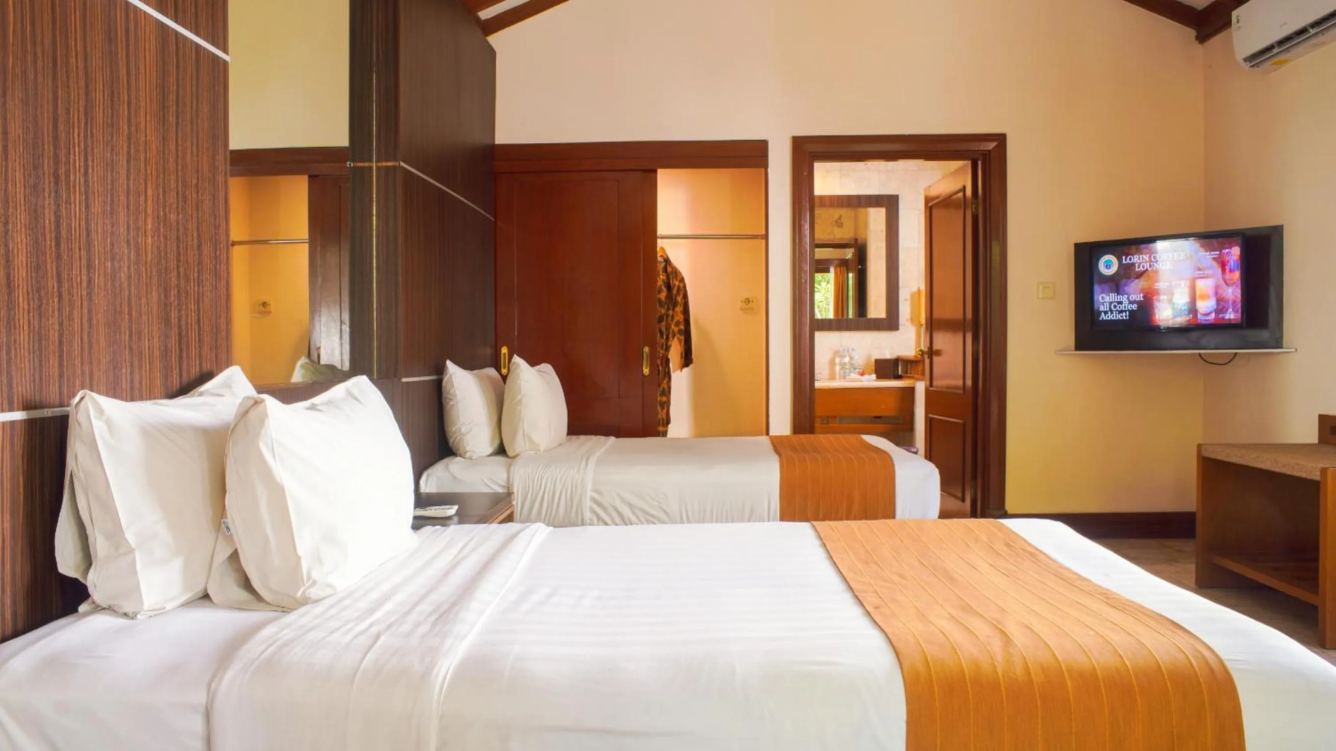 Bedroom, Bed in Lorin Solo Hotel