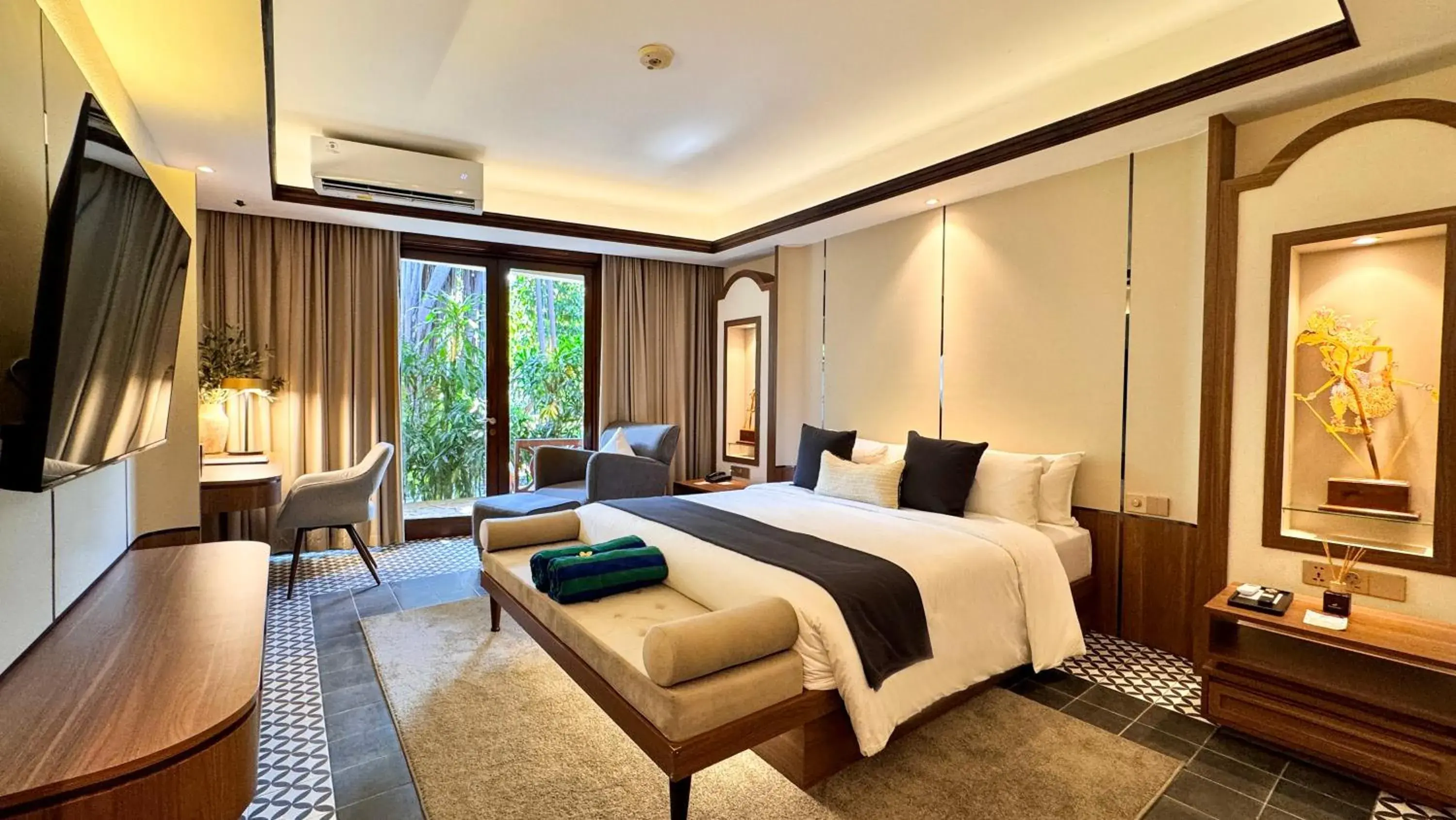 Bed in Lorin Solo Hotel Bed in Lorin Solo Hotel