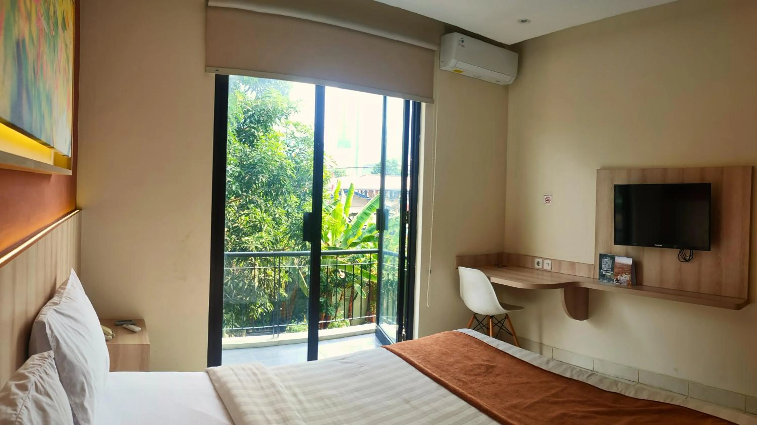 Balcony/Terrace, Bed in D'Bamboo Suites