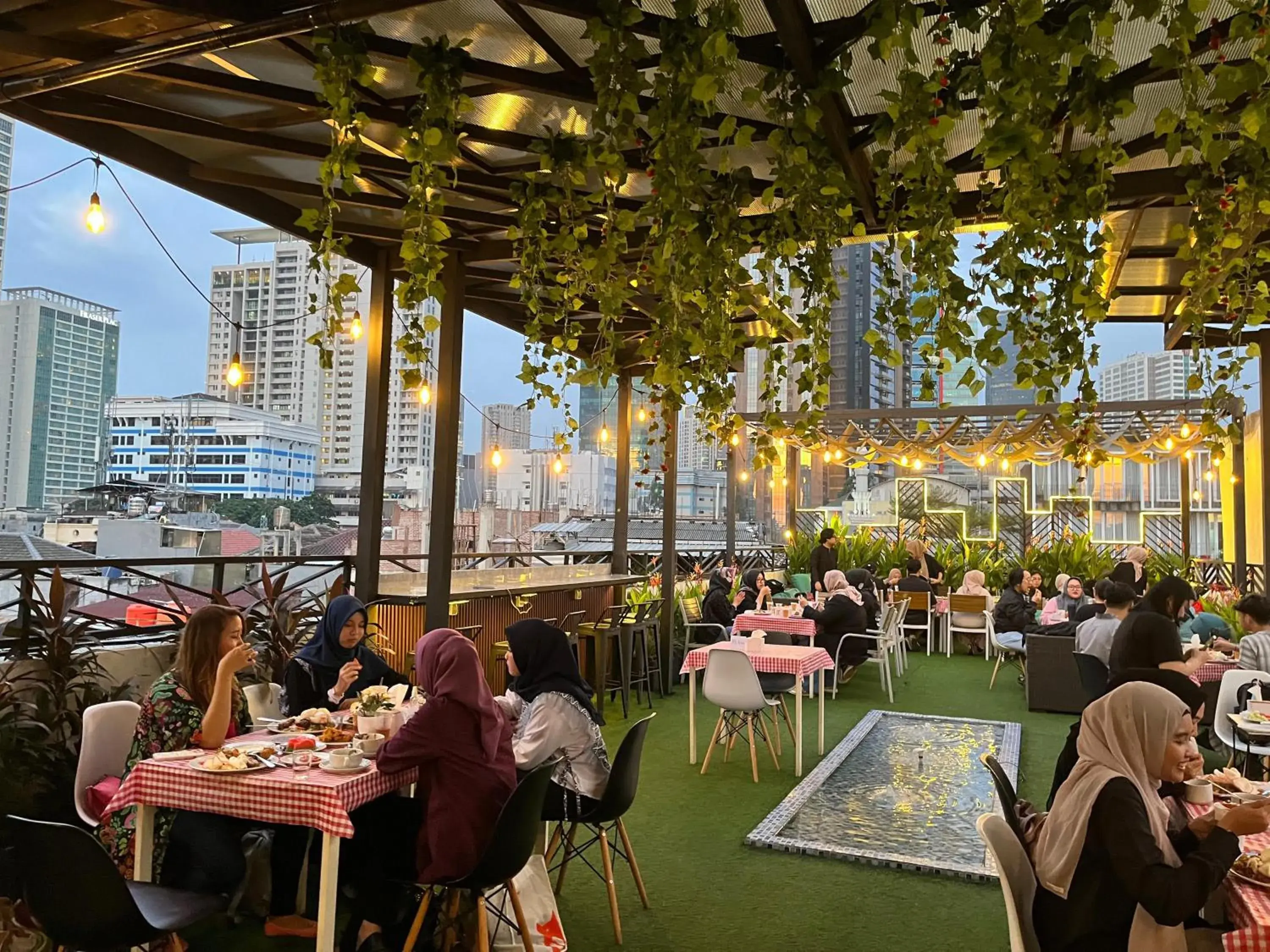 Restaurant/places to eat in D'Bamboo Suites Restaurant/places to eat in D'Bamboo Suites