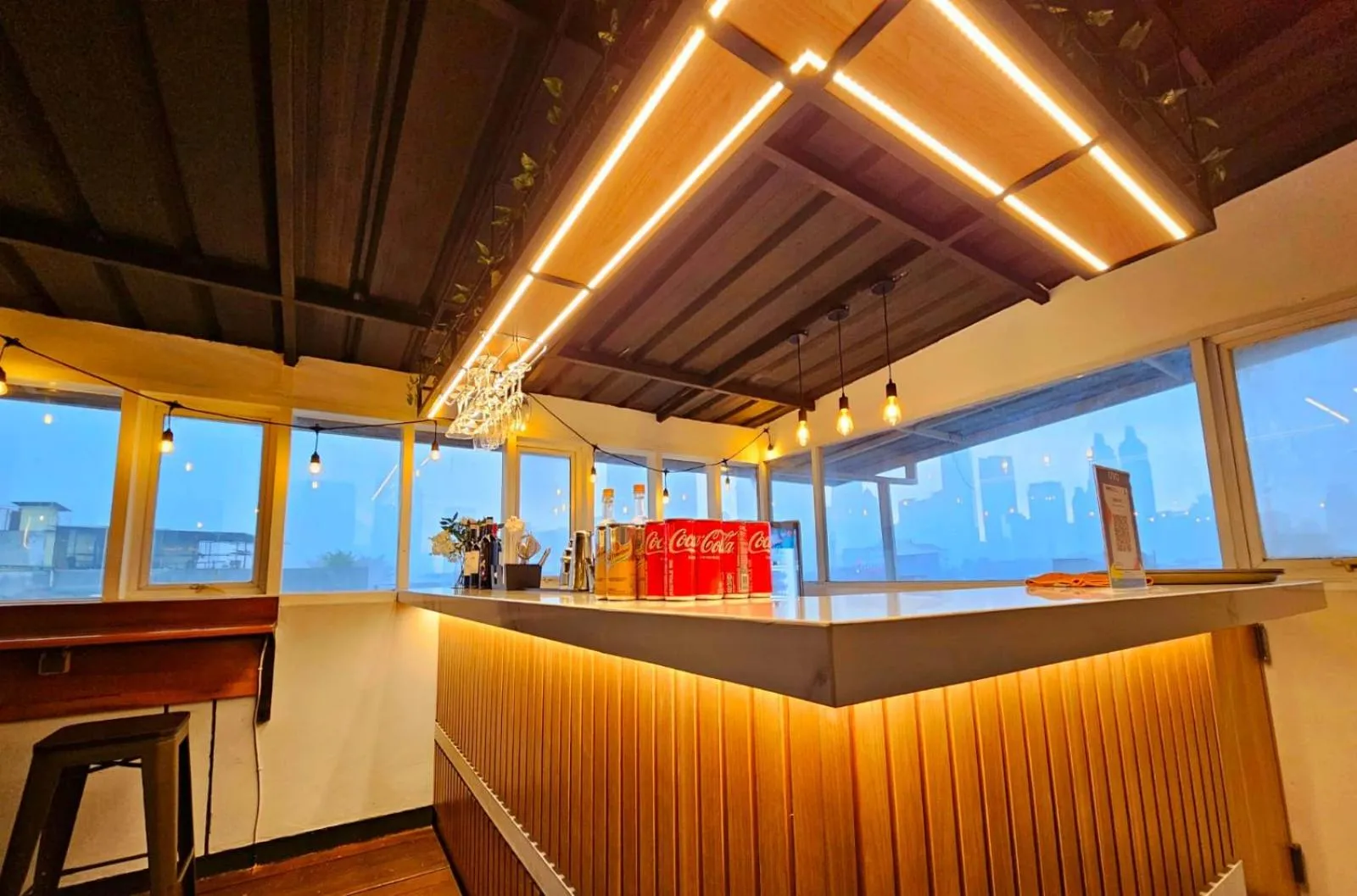 Restaurant/places to eat in D'Bamboo Suites