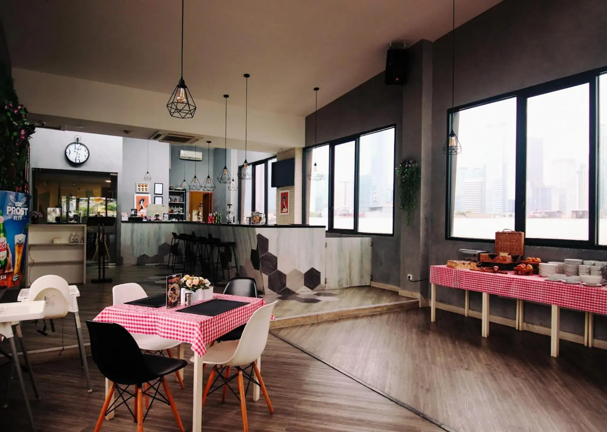 Restaurant/places to eat in D'Bamboo Suites Restaurant/places to eat in D'Bamboo Suites