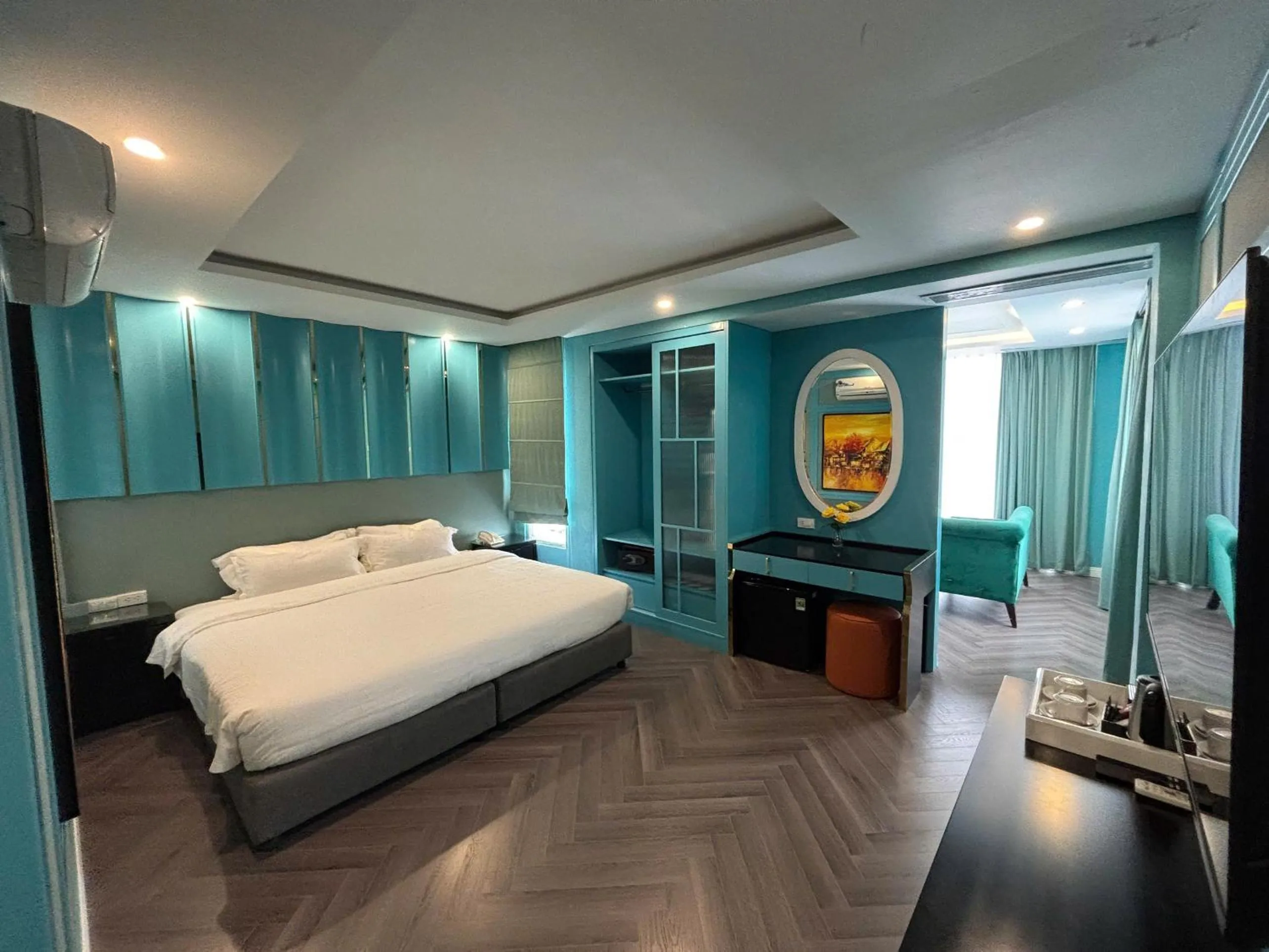 Bed in Minerva Church Hotel