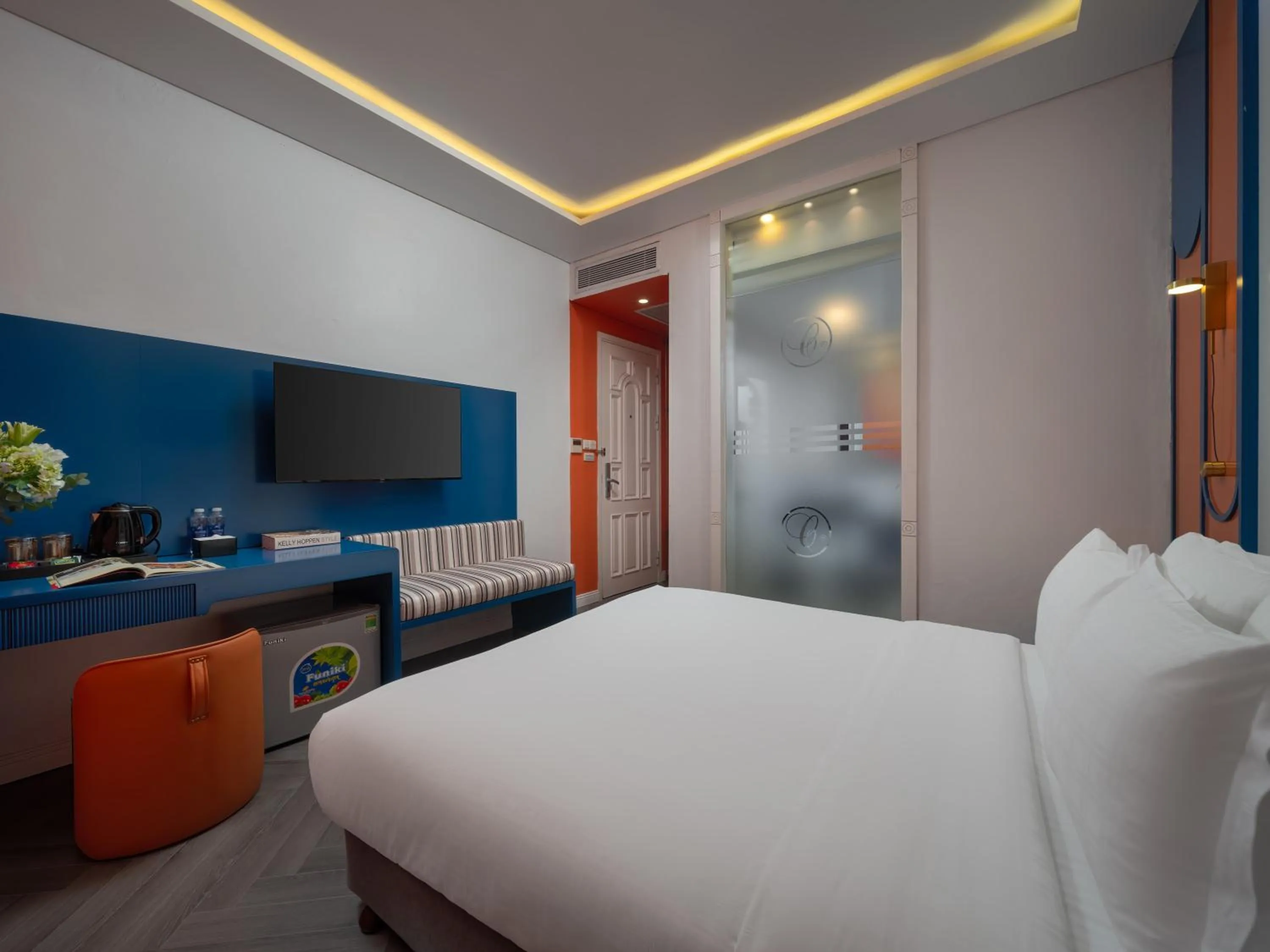 Bed in Minerva Church Hotel