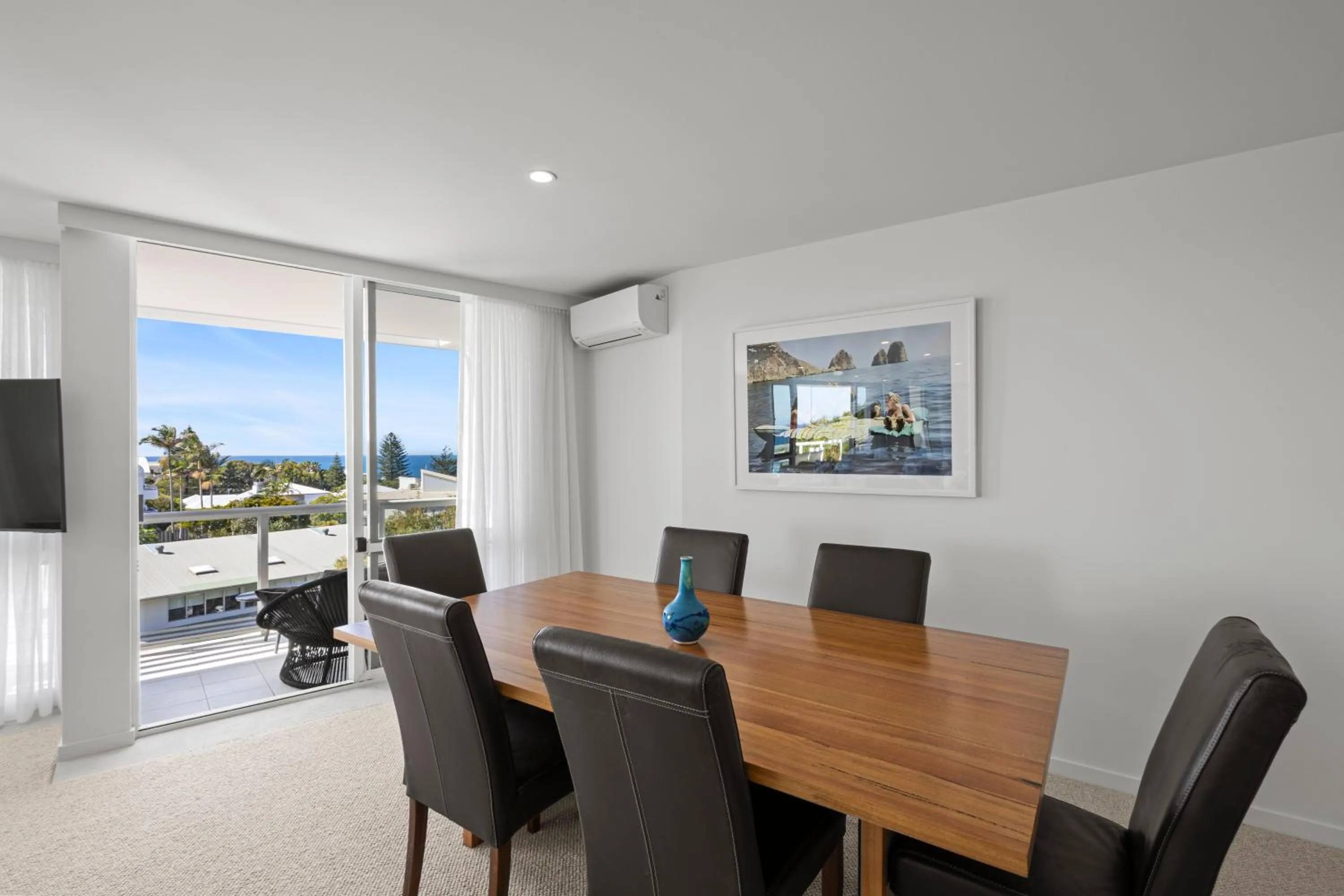 Dining area in Sunshine Vista