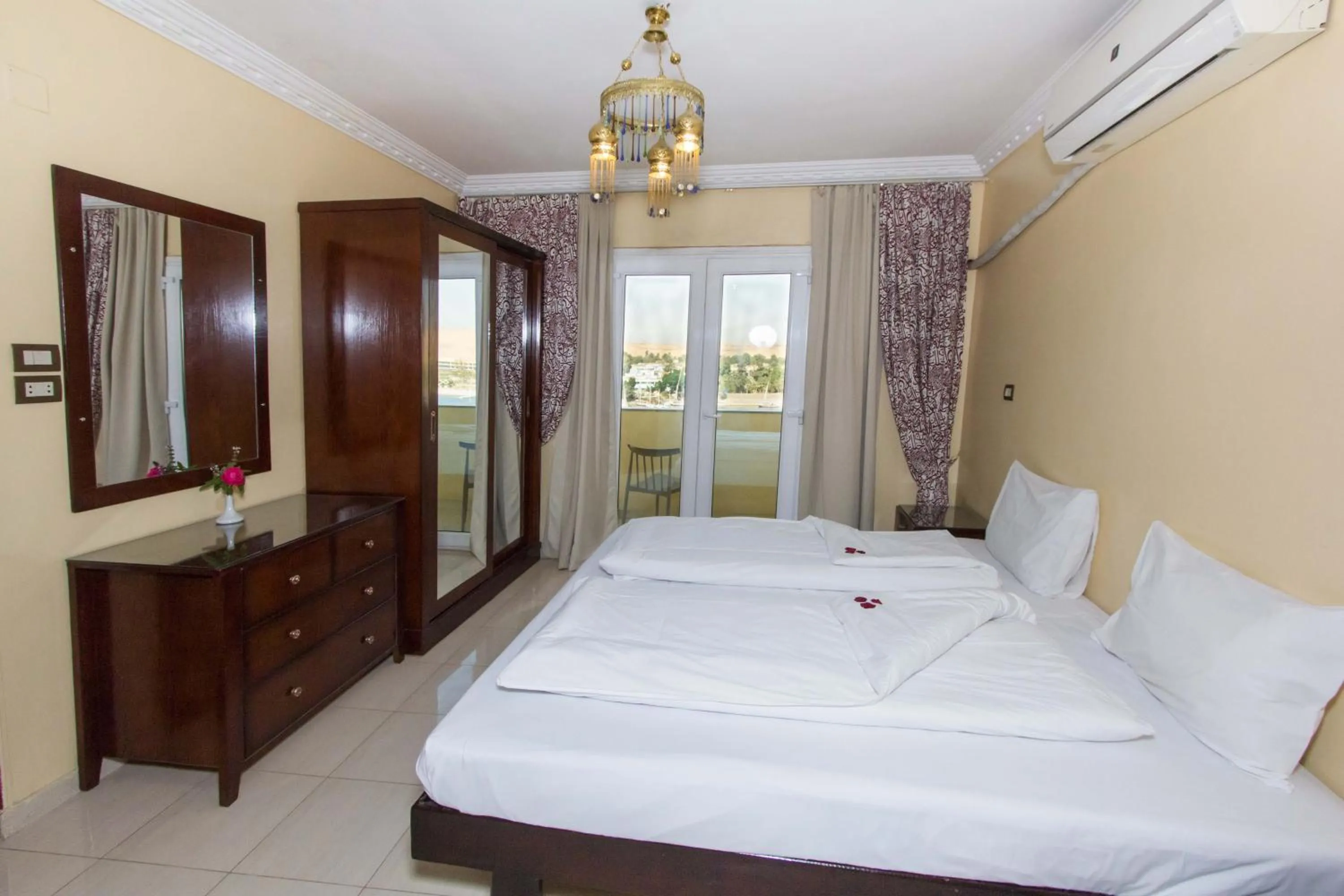 Bedroom, Bed in Philae Hotel Aswan