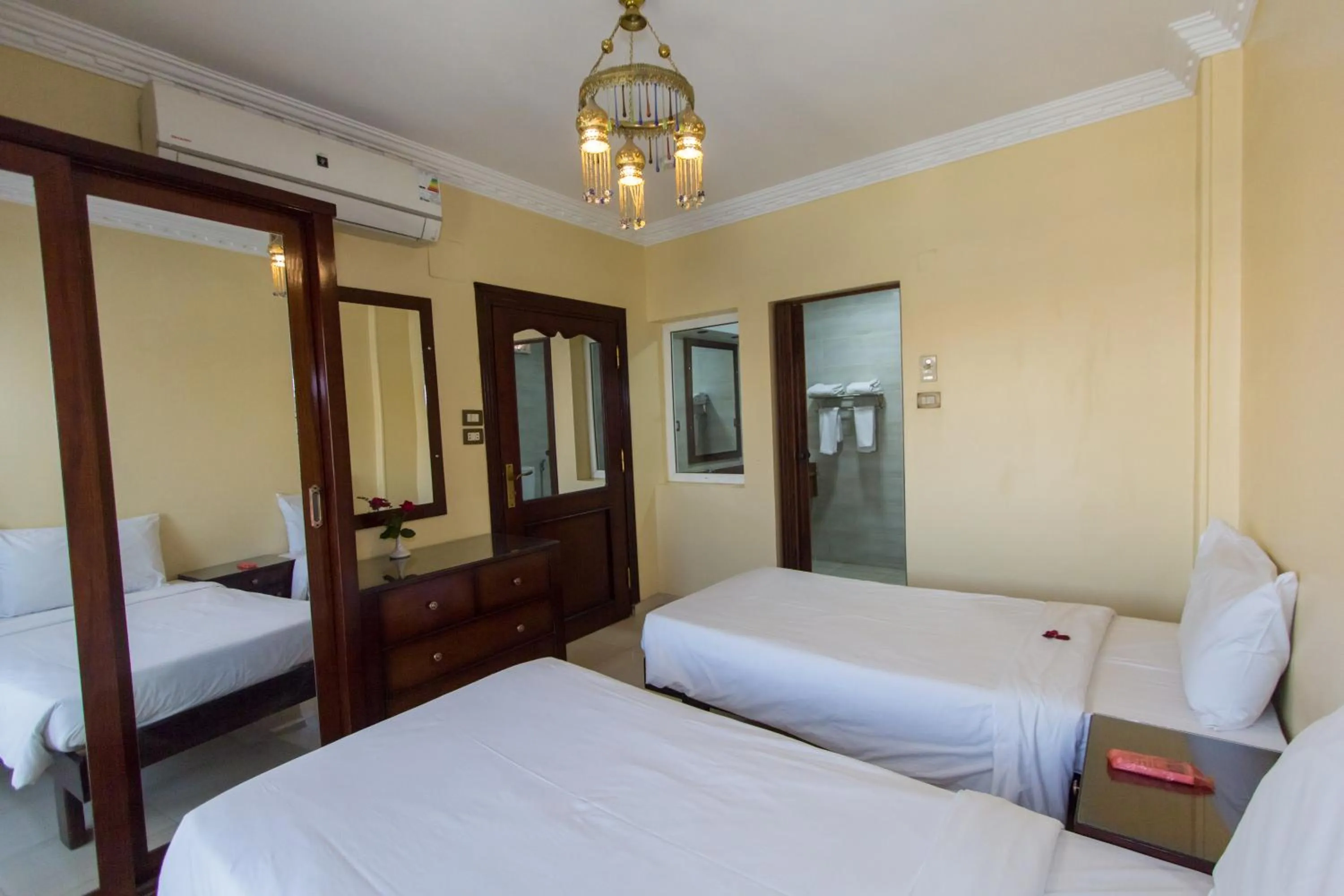 Photo of the whole room, Bed in Philae Hotel Aswan