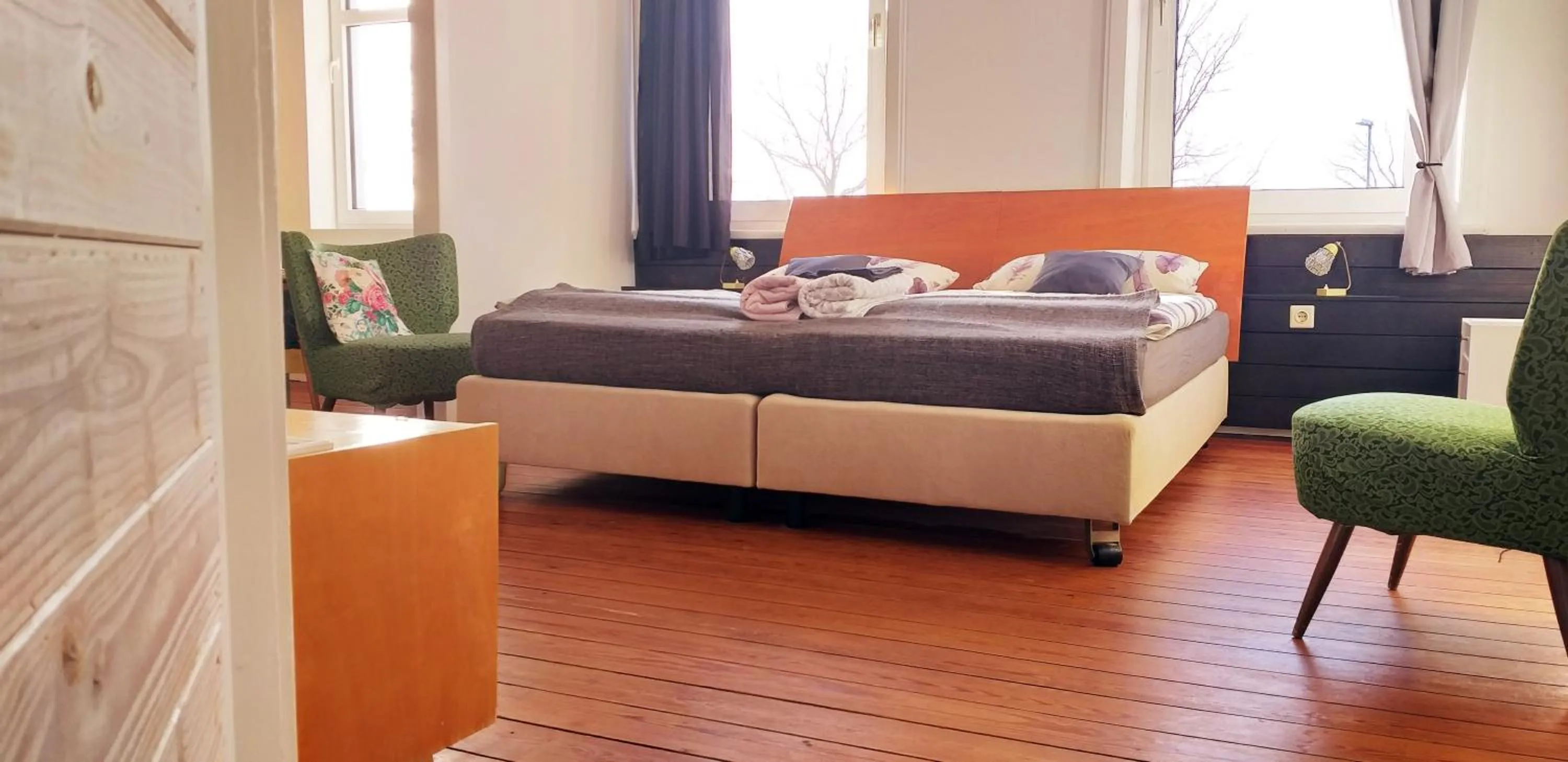 Photo of the whole room, Bed in Ahoi