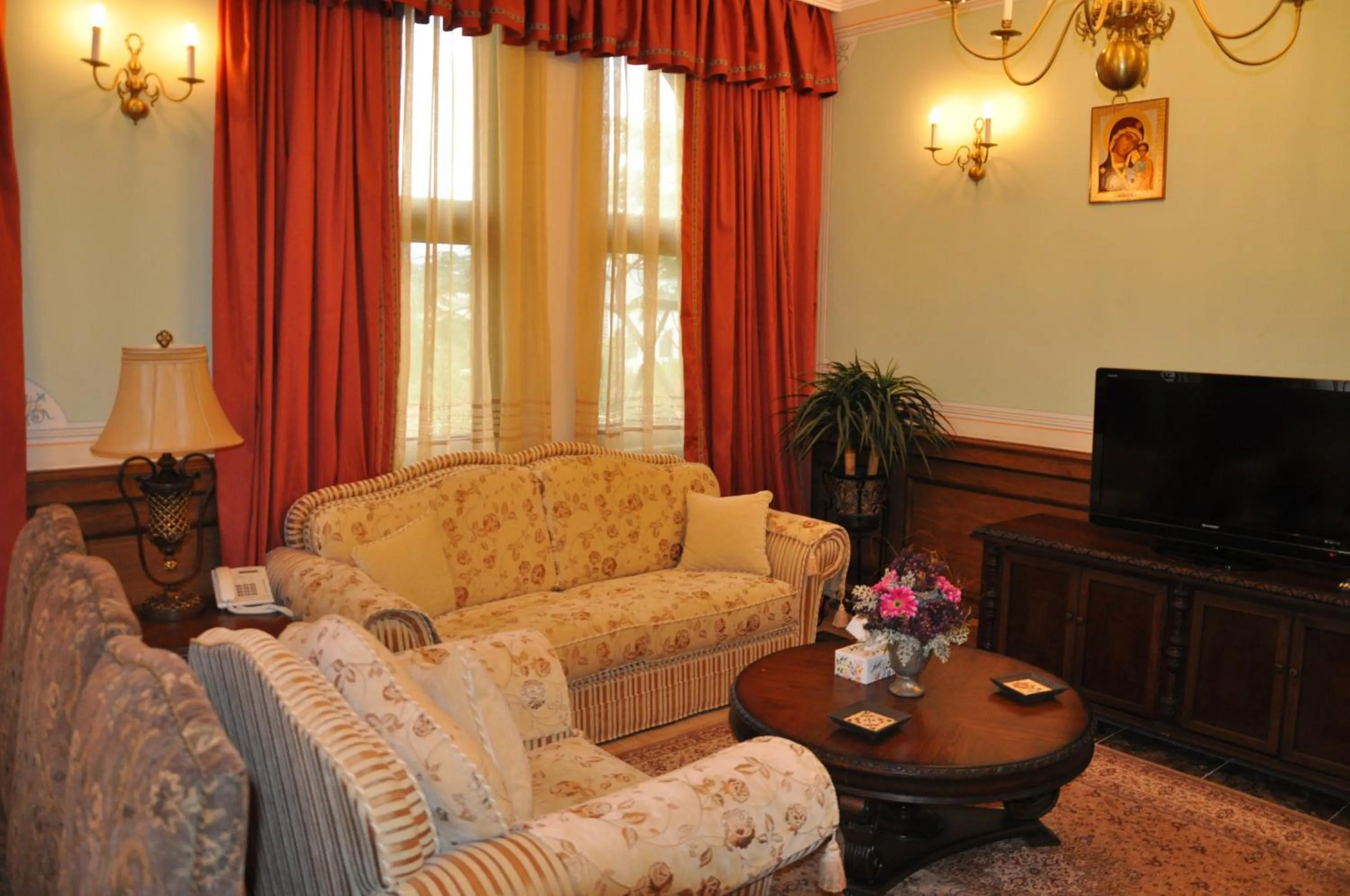 Decorative detail in Russian Pilgrim Residence