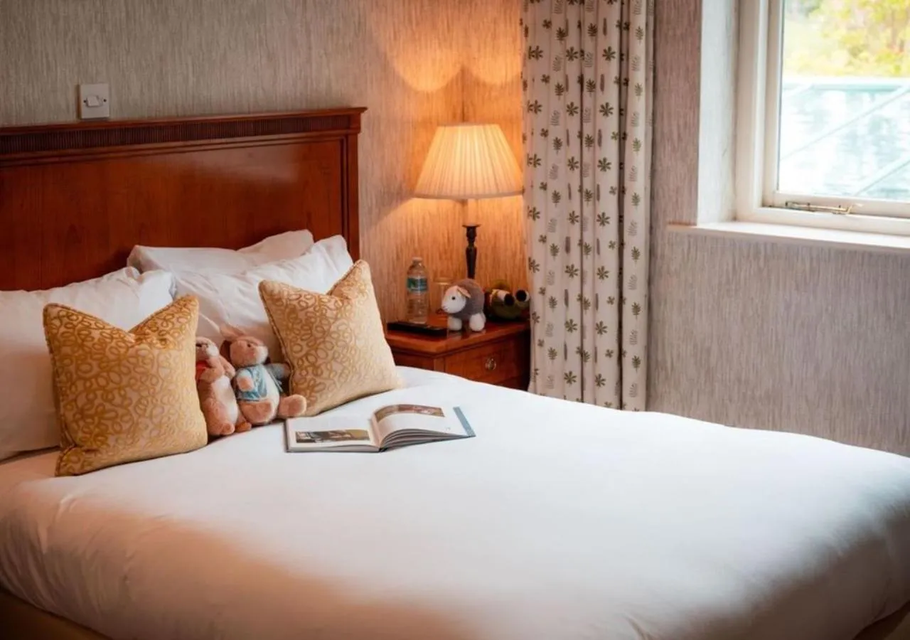 Bed in Lakeside Hotel and Spa