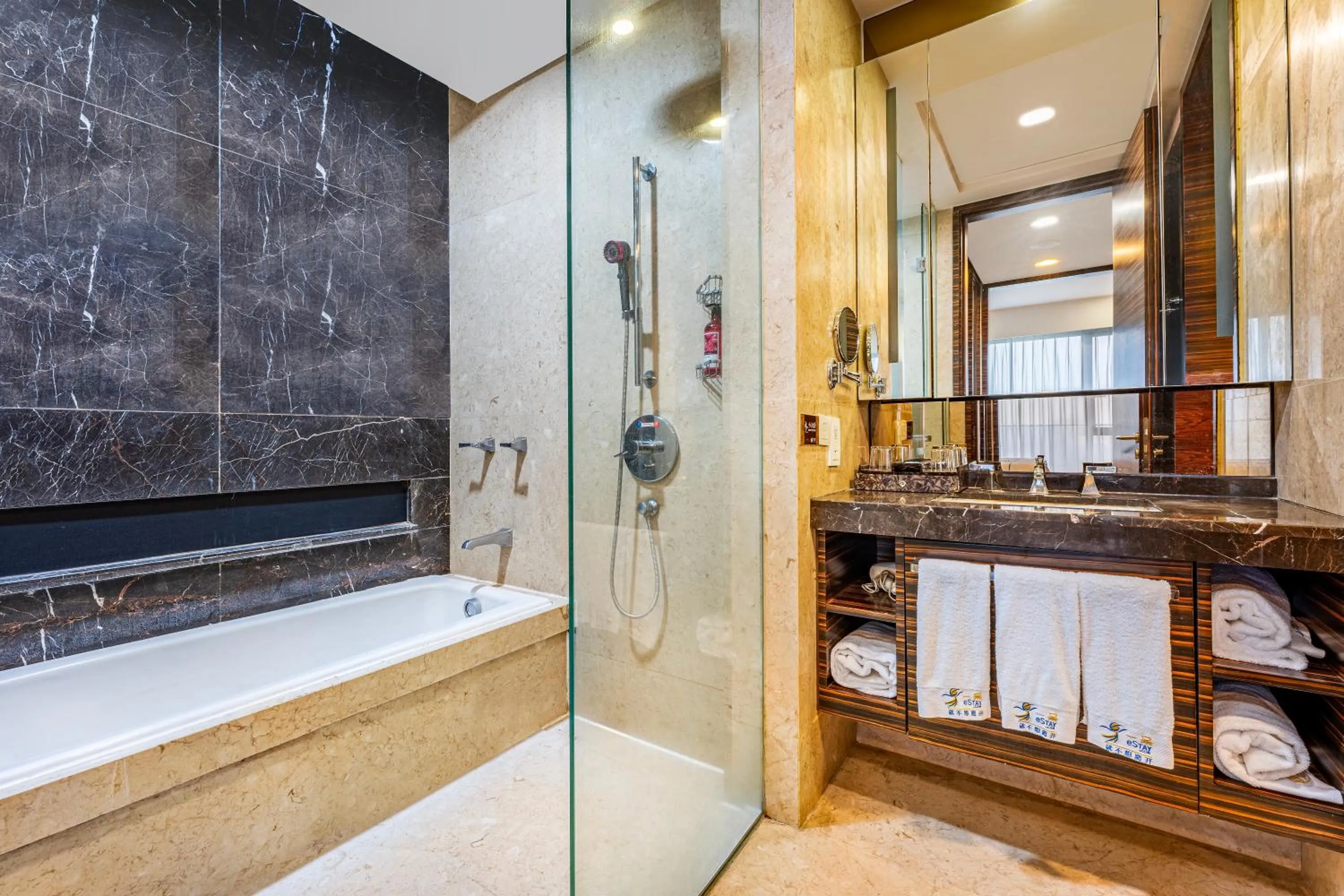 Shower in eStay Residence·Poly World Trade Center Guangzhou