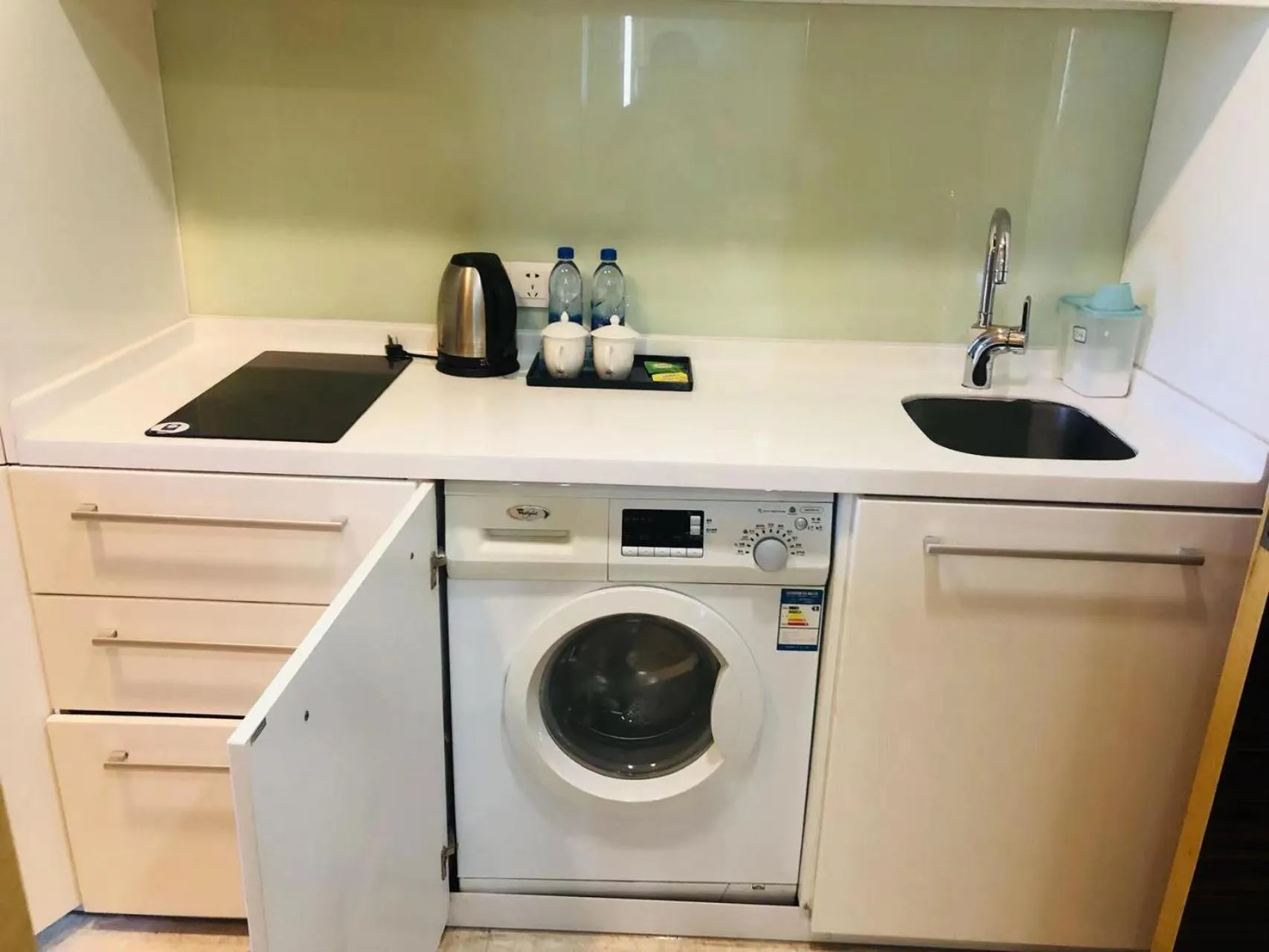 washing machine in eStay Residence·Poly World Trade Center Guangzhou