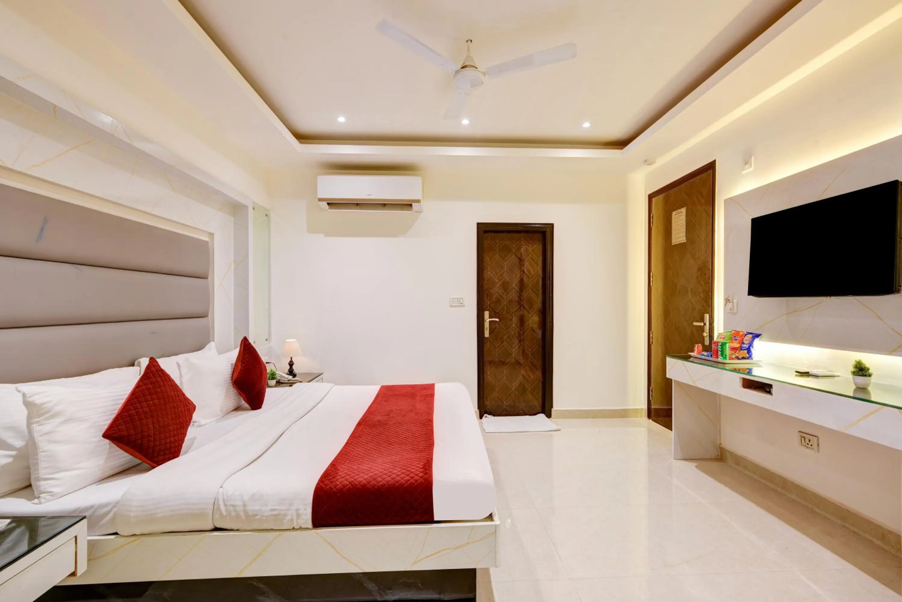 Bed in Hotel Krishna Deluxe-By RCG Hotels