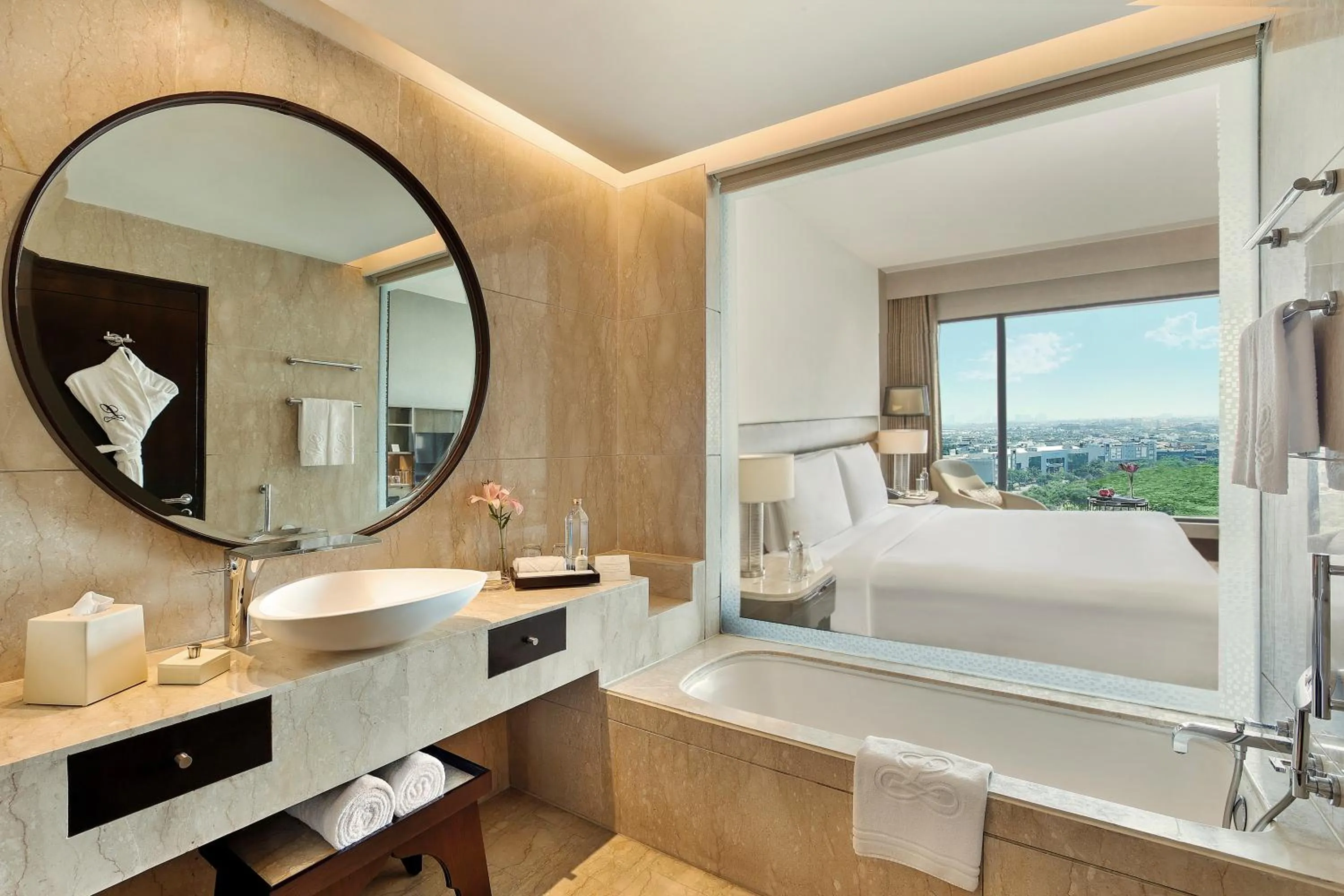 Bathroom, Bed in The Leela Ambience Convention Hotel Delhi
